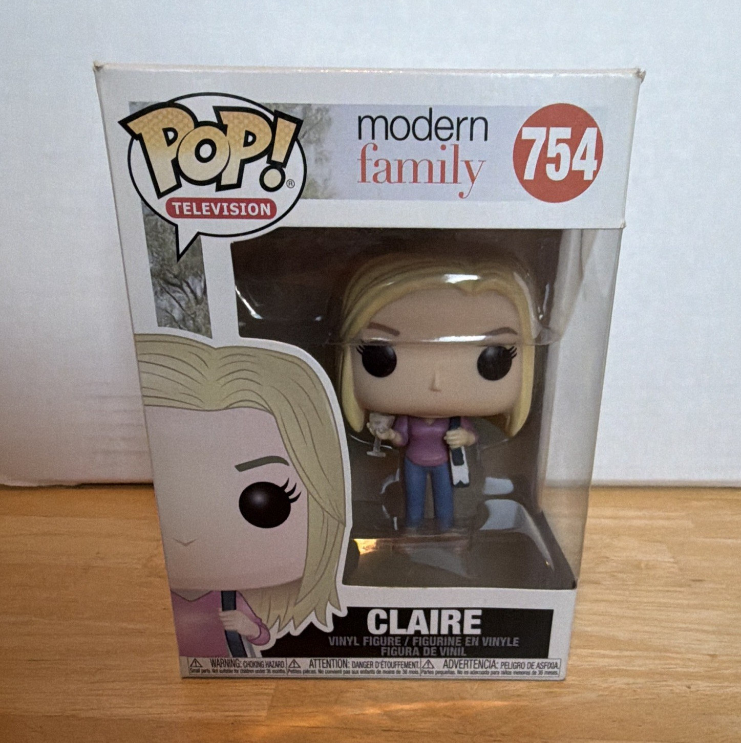 Funko Pop! Television Modern Family Claire Vinyl Figure #754 Standard 2018