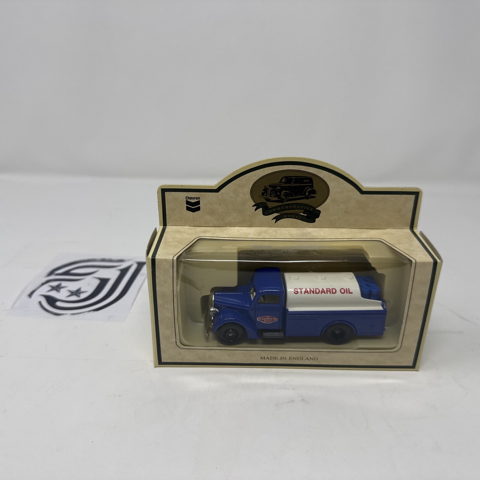 Lledo chevron 1936 Farm Delivery Truck Standard Oil Die Cast England New In Box