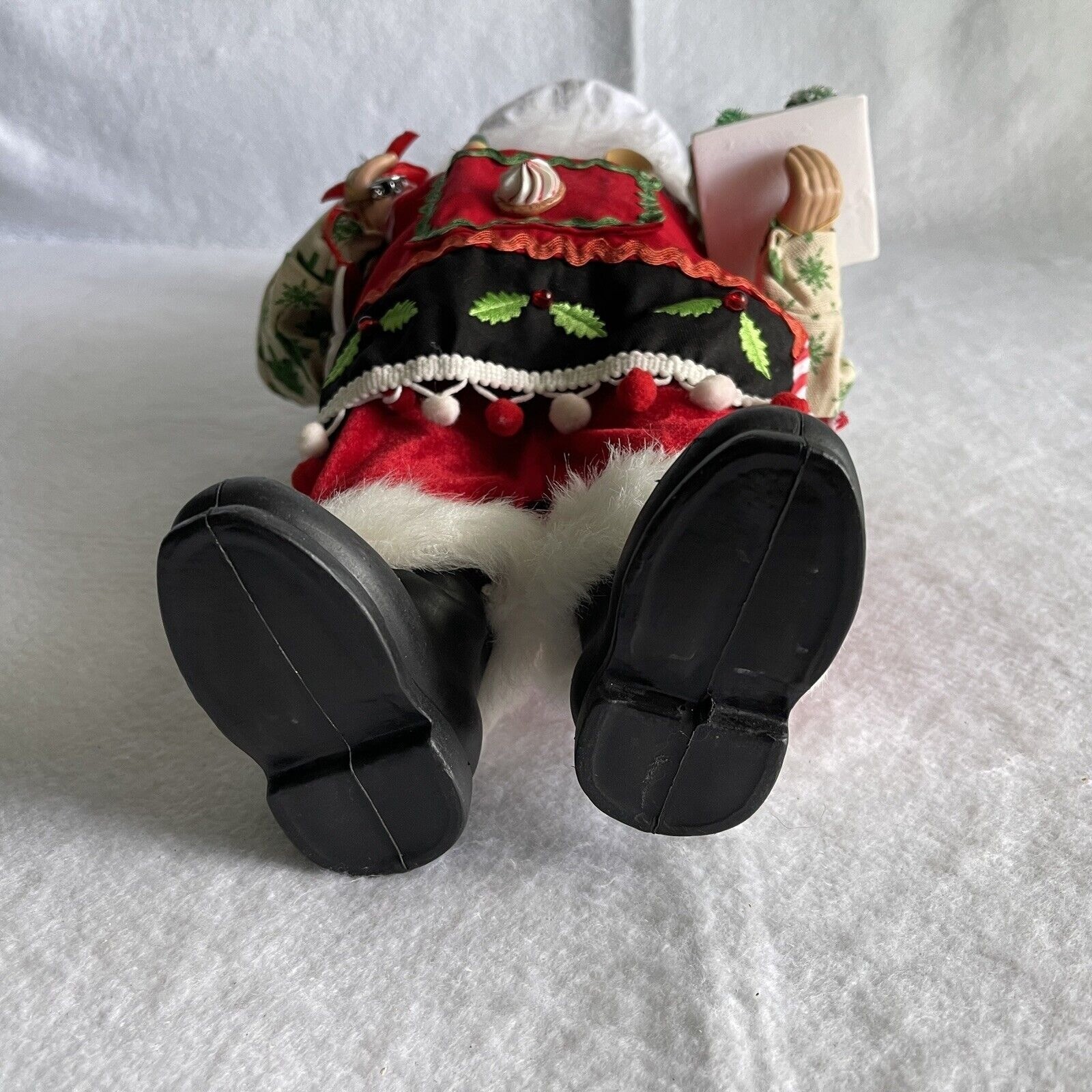 Santa Baker Figurine North Pole Trading Co Christmas Cheer Gingerbread House 19″