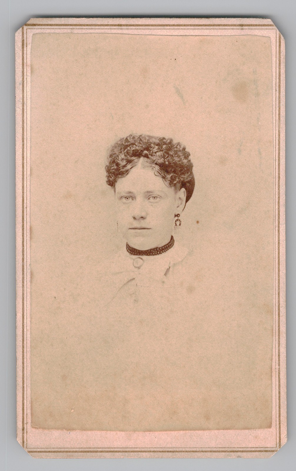 Antique CDV Huff’s Photographic Gallery Young Woman Newark