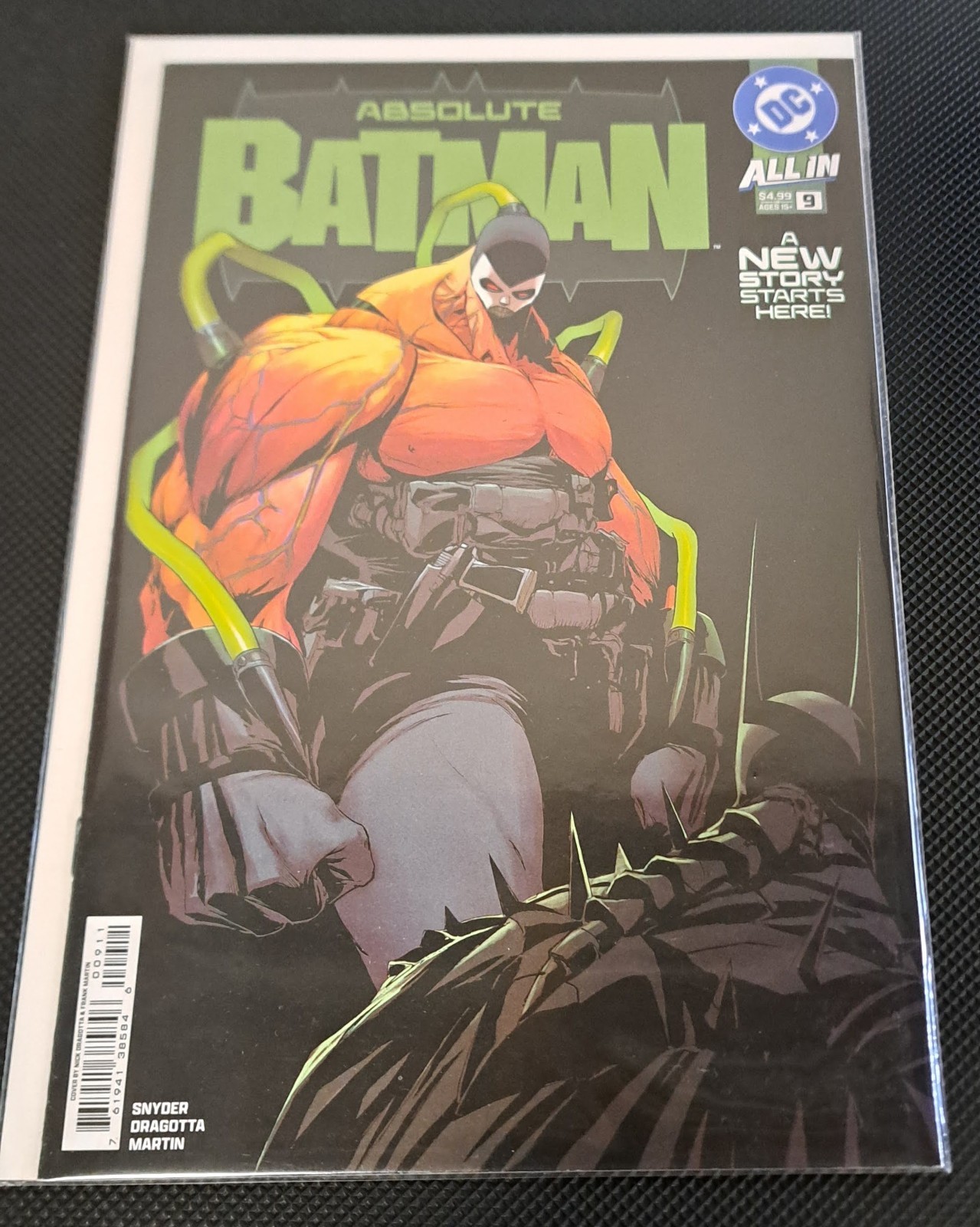 Absolute Batman comic lot, 1st Prints, 3, 9, 11, 12-17, Annual 1, Arkham