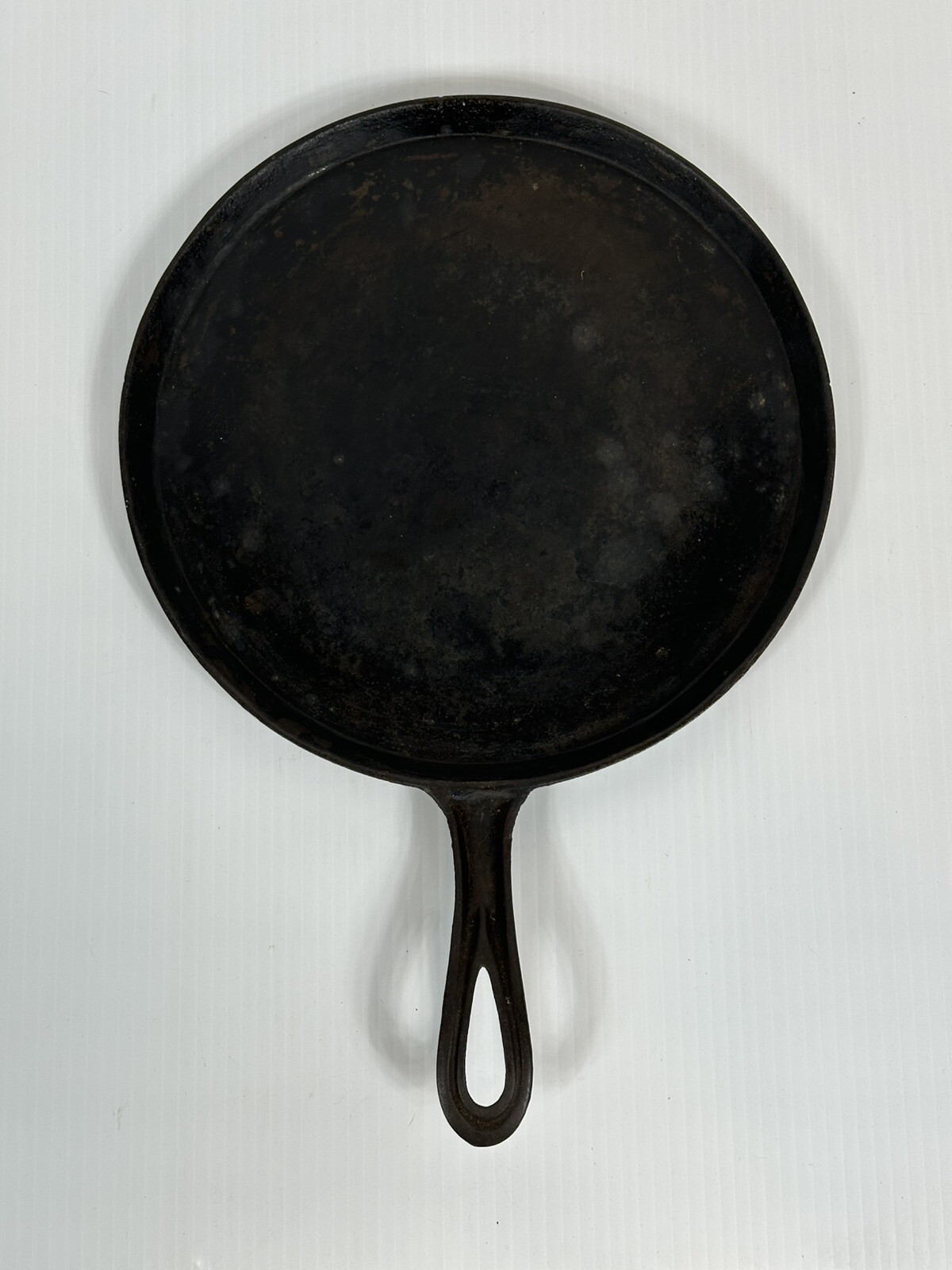Antique 1880’s 10 1/2in Cast Iron Griddle #8 Unmarked Heat Ring