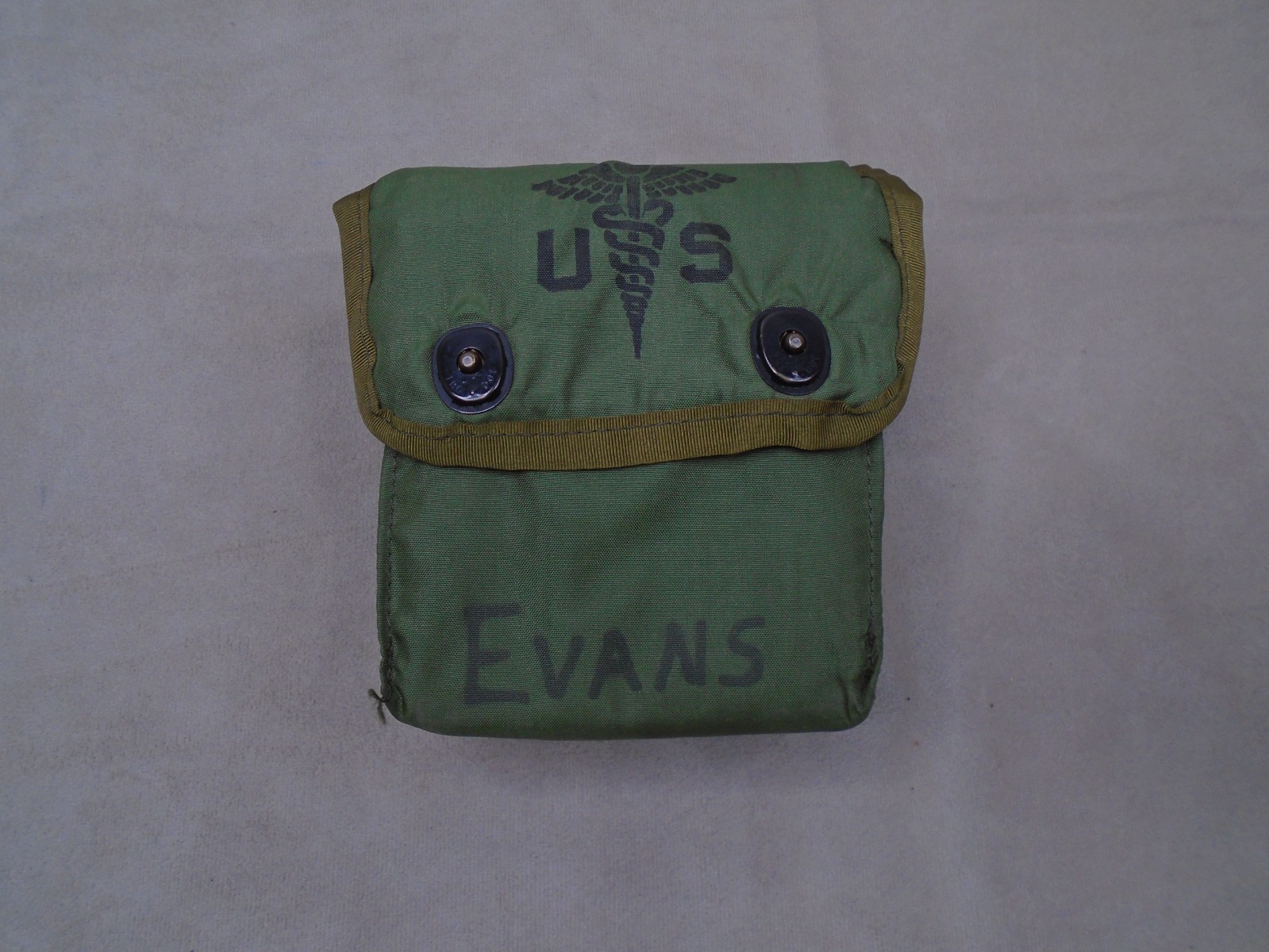 Vintage U.S. Military First Aid Kit 6545-01-094-8412 – 6545-01-094-6136