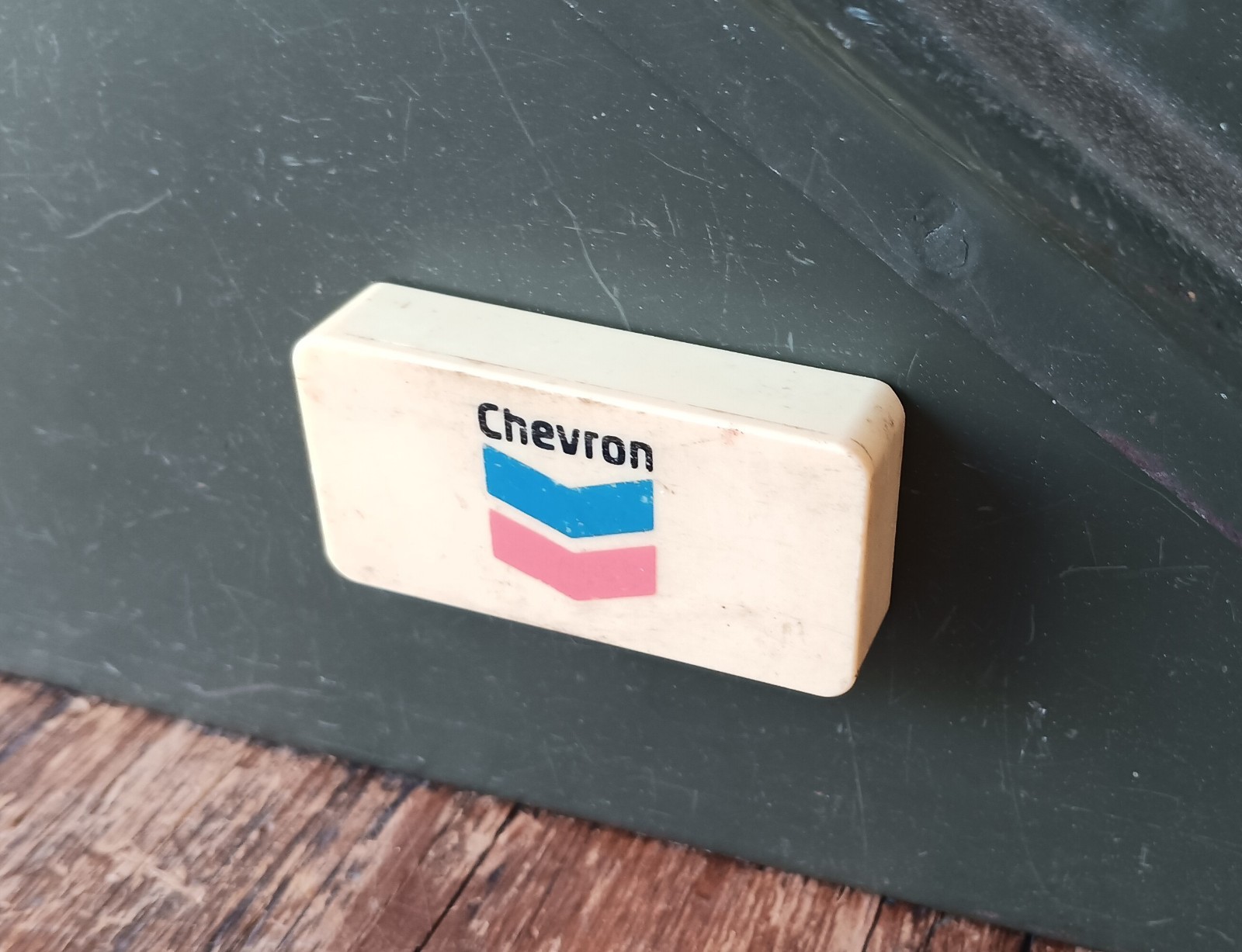 Vintage Chevron Standard Oil Co USA Toolbox, Dash or Fridge Magnet California