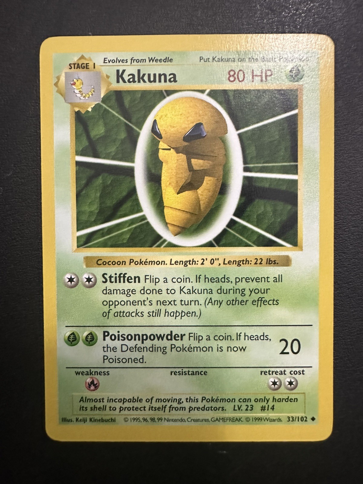 Kakuna SHADOWLESS Base Set 33/102 Pokemon Card