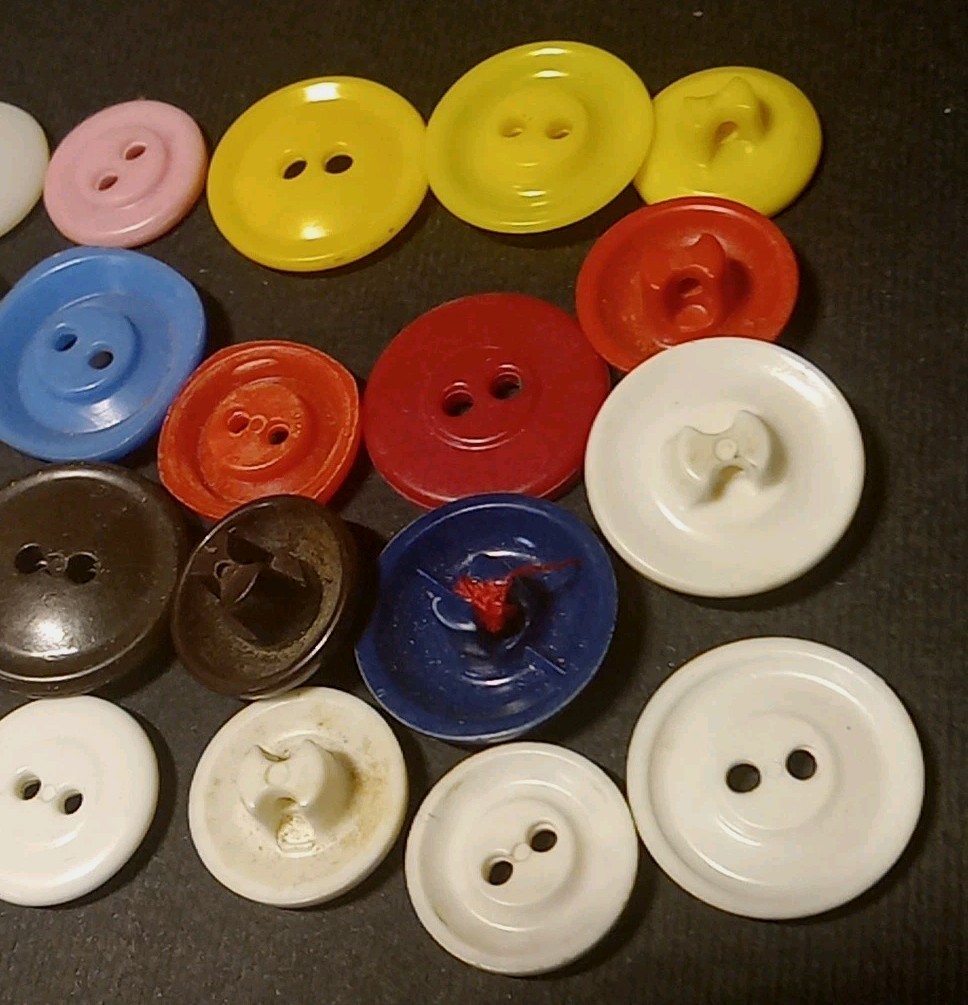 Mixed Lot Of 20 Unnumbered Could Be Colt Buttons