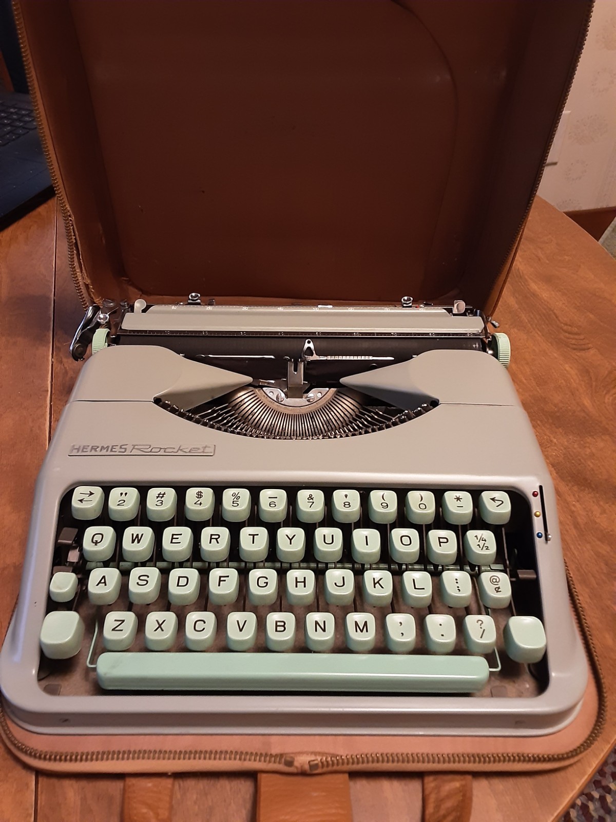 Hermes Rocket Portable Typewriter, mint green. Please read for shipping refund.