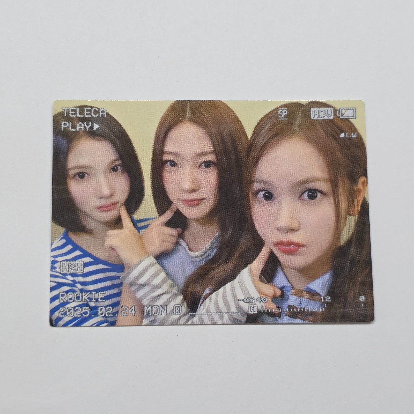 2025 TELECA K-POP ROOKIE HEARTS2HEARTS JIWOO STELLA CARMEN SELFIE H2H-101 SF