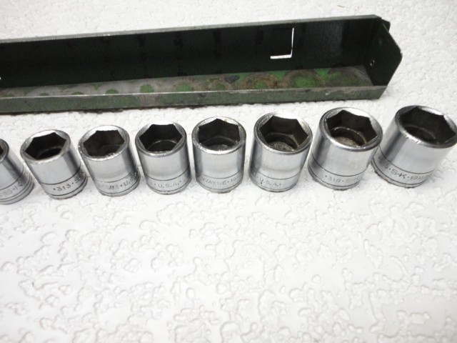 SK Tools 3/8″ Dr 13pc Metric Socket Set 6pt 7mm – 19mm Metal Tray Vintage USA