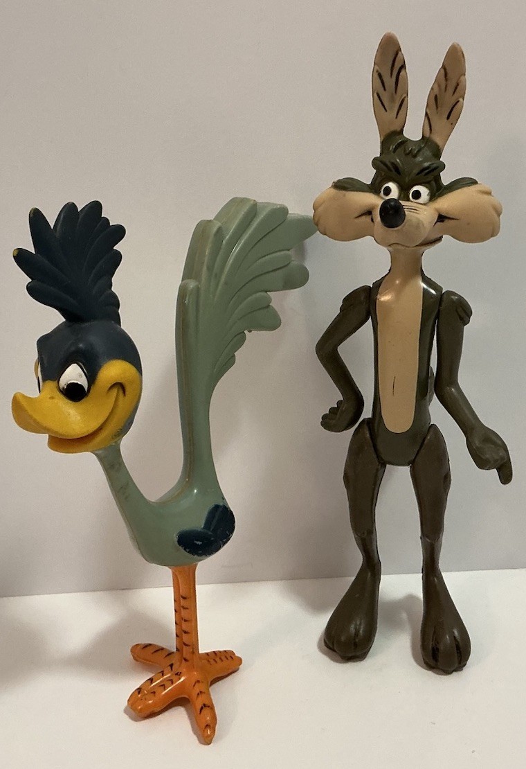 VINTAGE ROAD RUNNER & WILE E COYOTE FIGURES DAKIN WARNER BROS SEVEN ARTS 1968