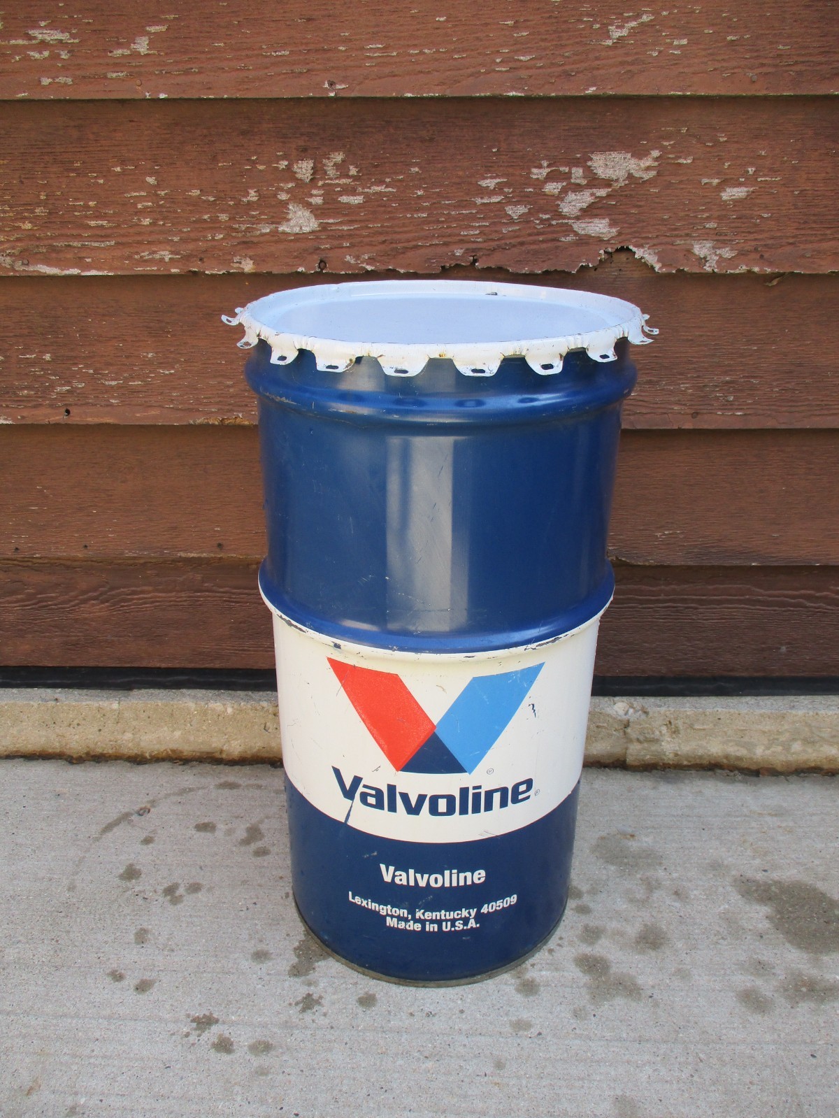 Valvoline 16 Gallon Oil Gas Drum Barrel Trash Can or Garage Shop Mancave (D)
