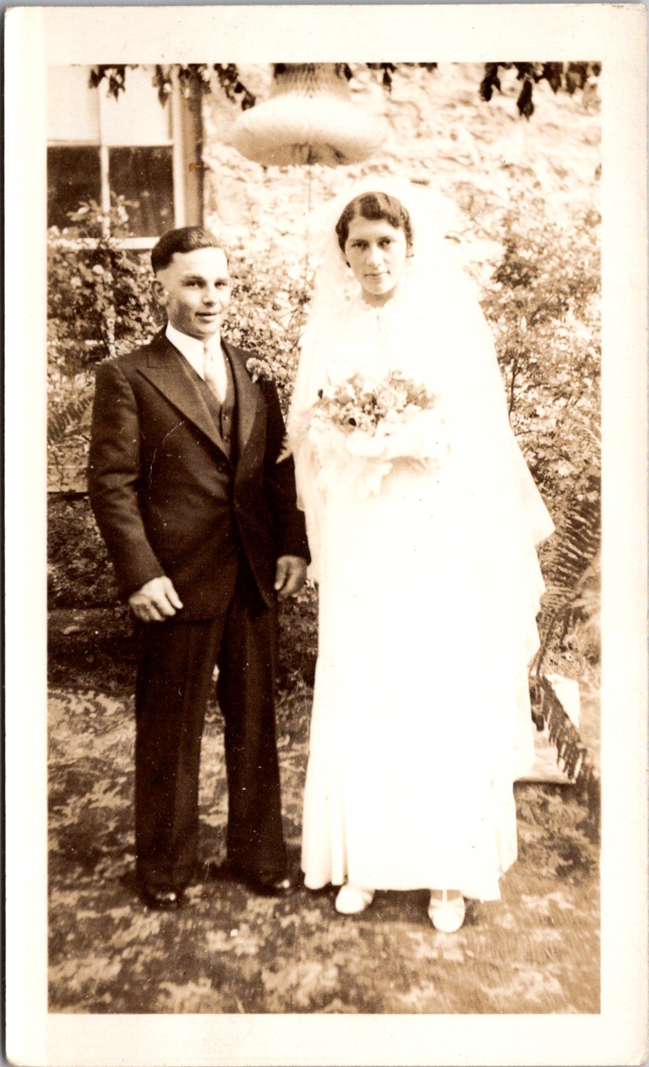 Vintage Photograph wedding couple Anonymous People 3.25×5.25in 1u