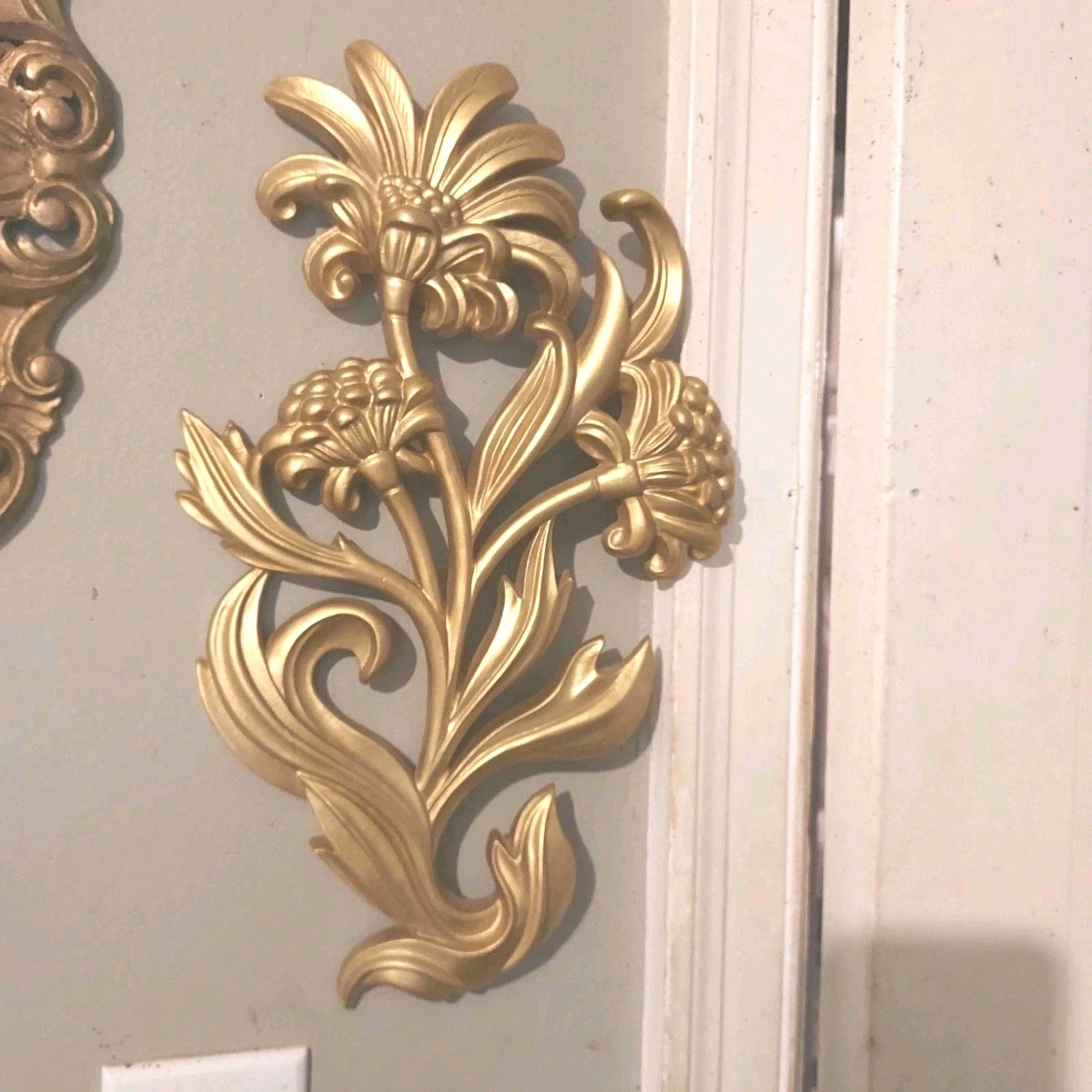 Hollywood Regency Gold Wall Flowers MCM Vtg 60s Floral Plastic Wall Decor