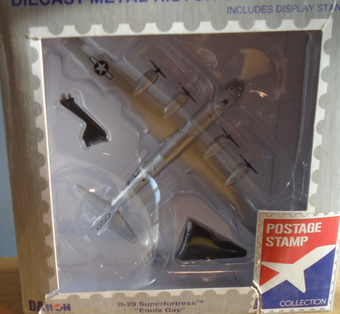 DARON PS5388 1/200 SCALE B-29 SUPERFORTRESS ENOLA GAY NEW IN DAMAGED BOX