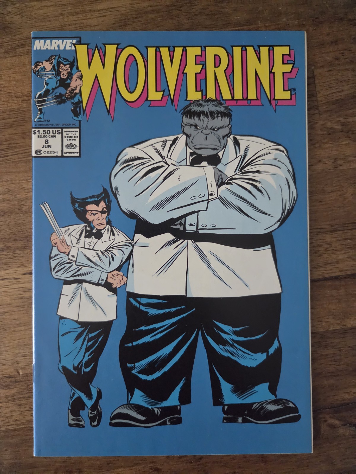 Wolverine #8 (Patch and Grey Hulk) Crisp Cover And White Pages!!!