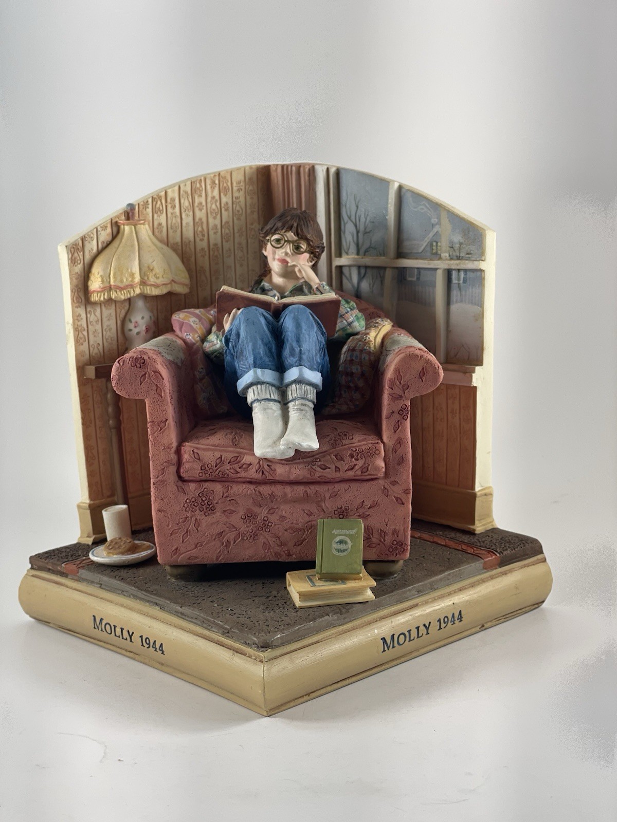 Hallmark American Girl Doll Bookend Molly 1944
