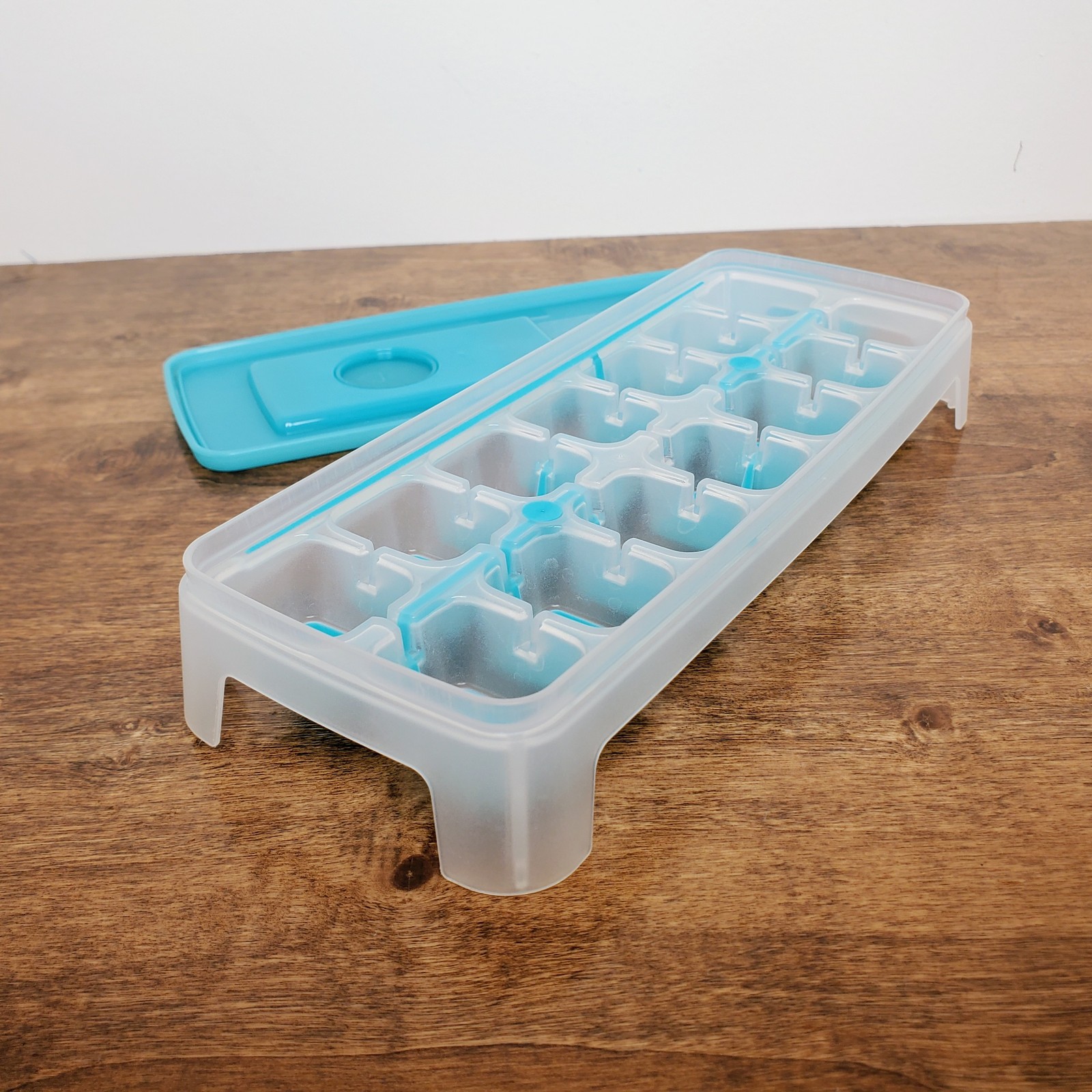 Vintage Tupperware 2705 Ice Cube Tray 14 Slot Fresh N Pure Teal Lid