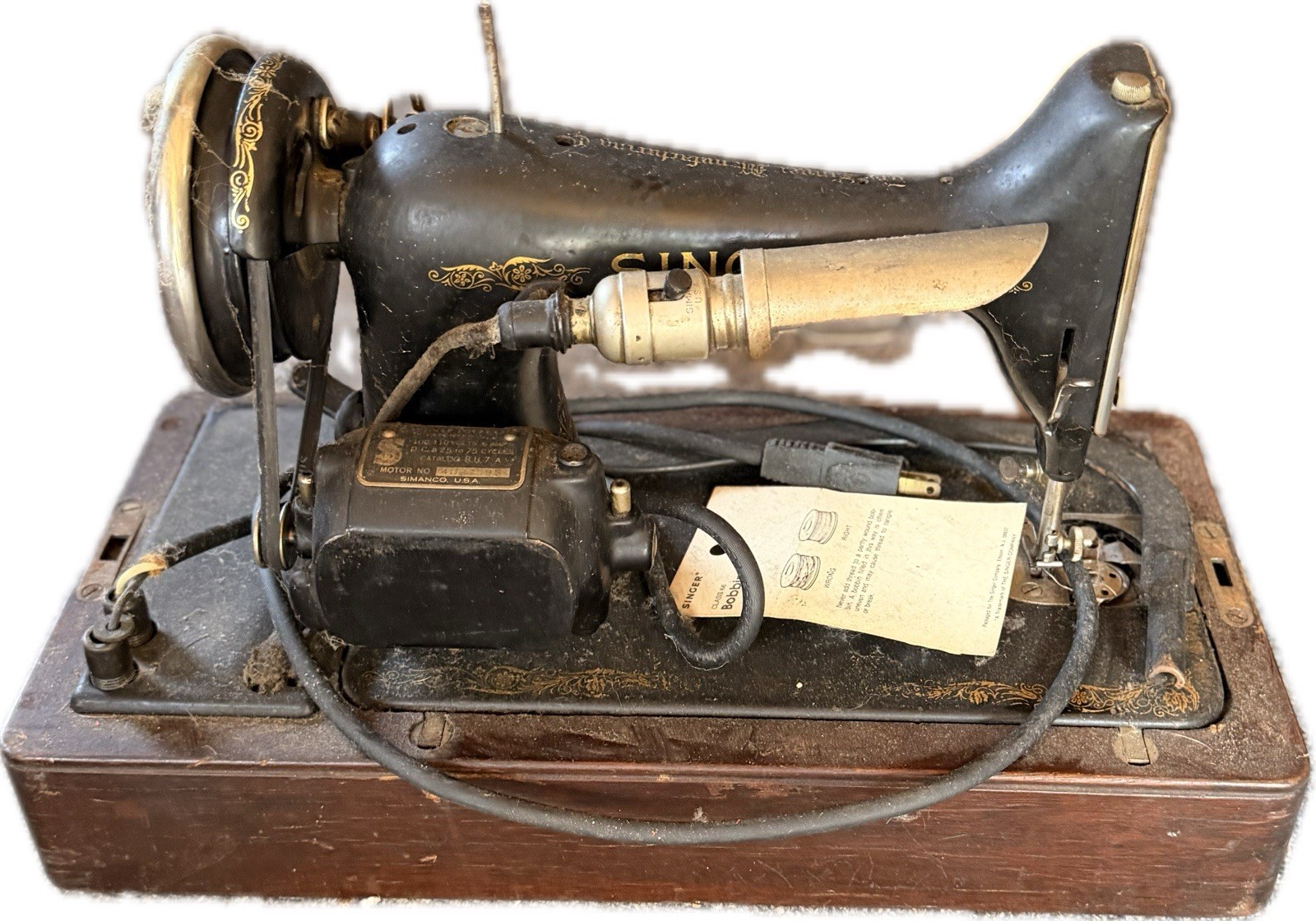 SINGER 15 Vintage Original Domestic Sewing Machine, Black/Gold, w/ Case