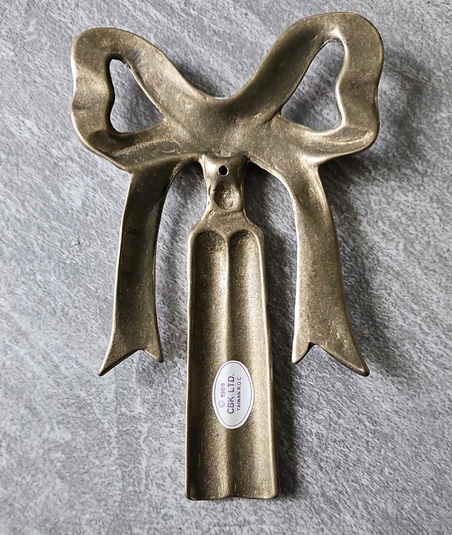 Vintage 1989 Hollywood Regency Solid Brass Bow Tassel Wall Decor 6.5” X 4”
