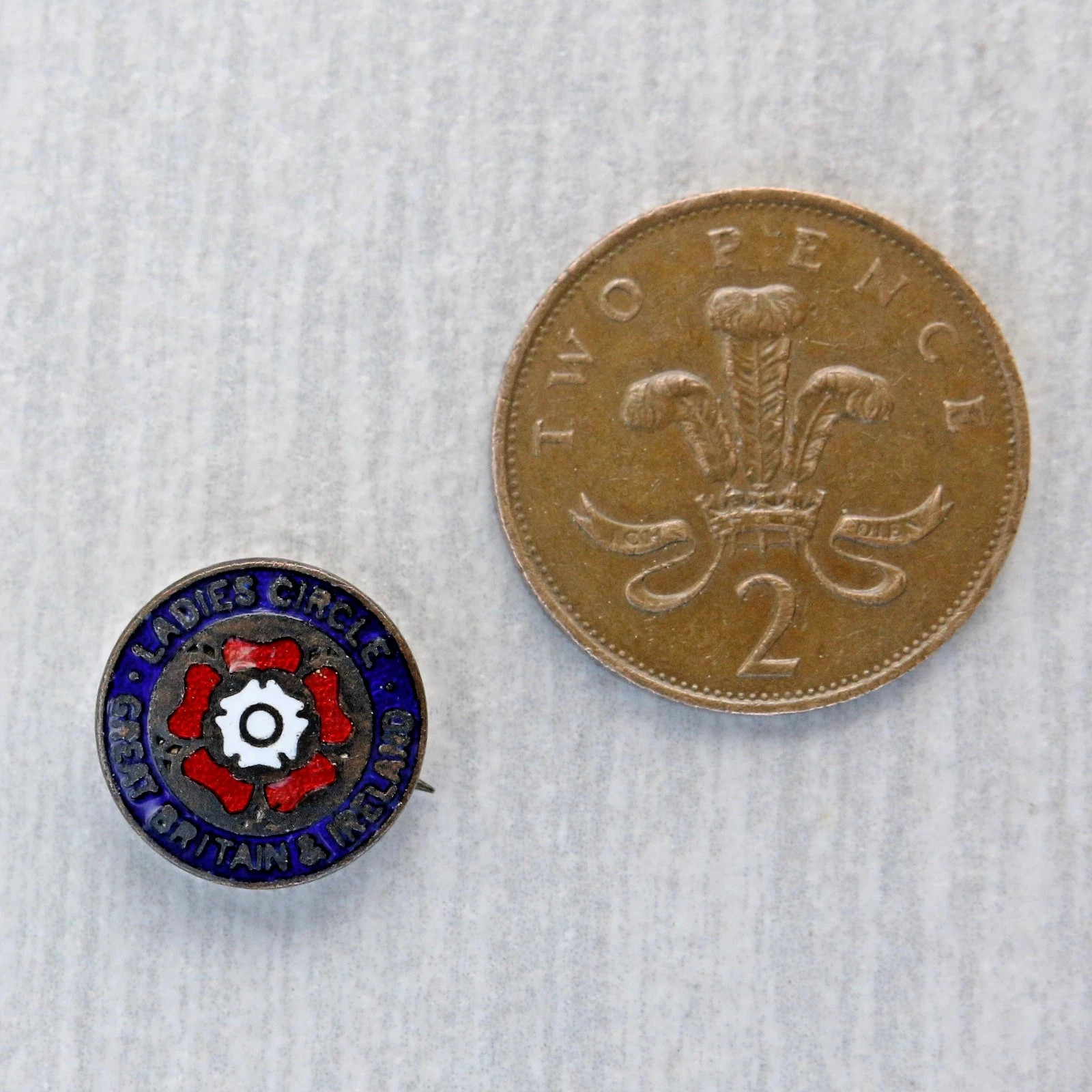 Ladies Circle Great Britain & Ireland pin, WI associated, mkr Toye, c1930’s/50’s