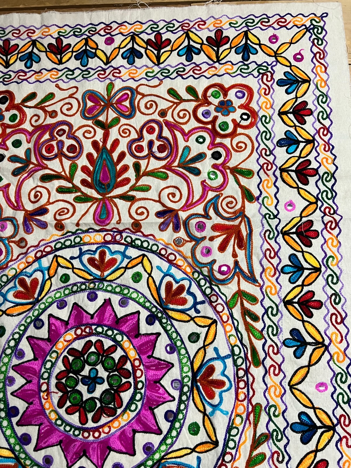 New Hand Embroidered Cloth Wall Handing Table Cover Floral Star Mirrors 49″x 31″