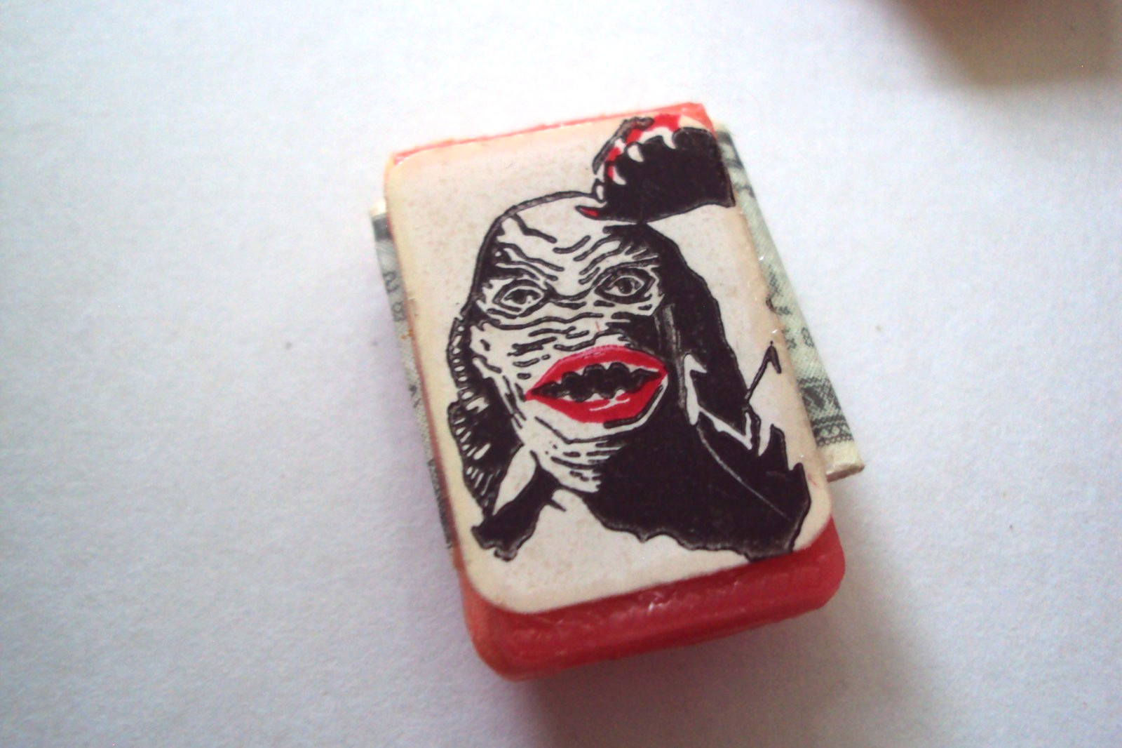 Vtg gumball charm Cracker Jack UNIVERSAL MONSTERS FRANKENSTEIN CREATURE WALLETS