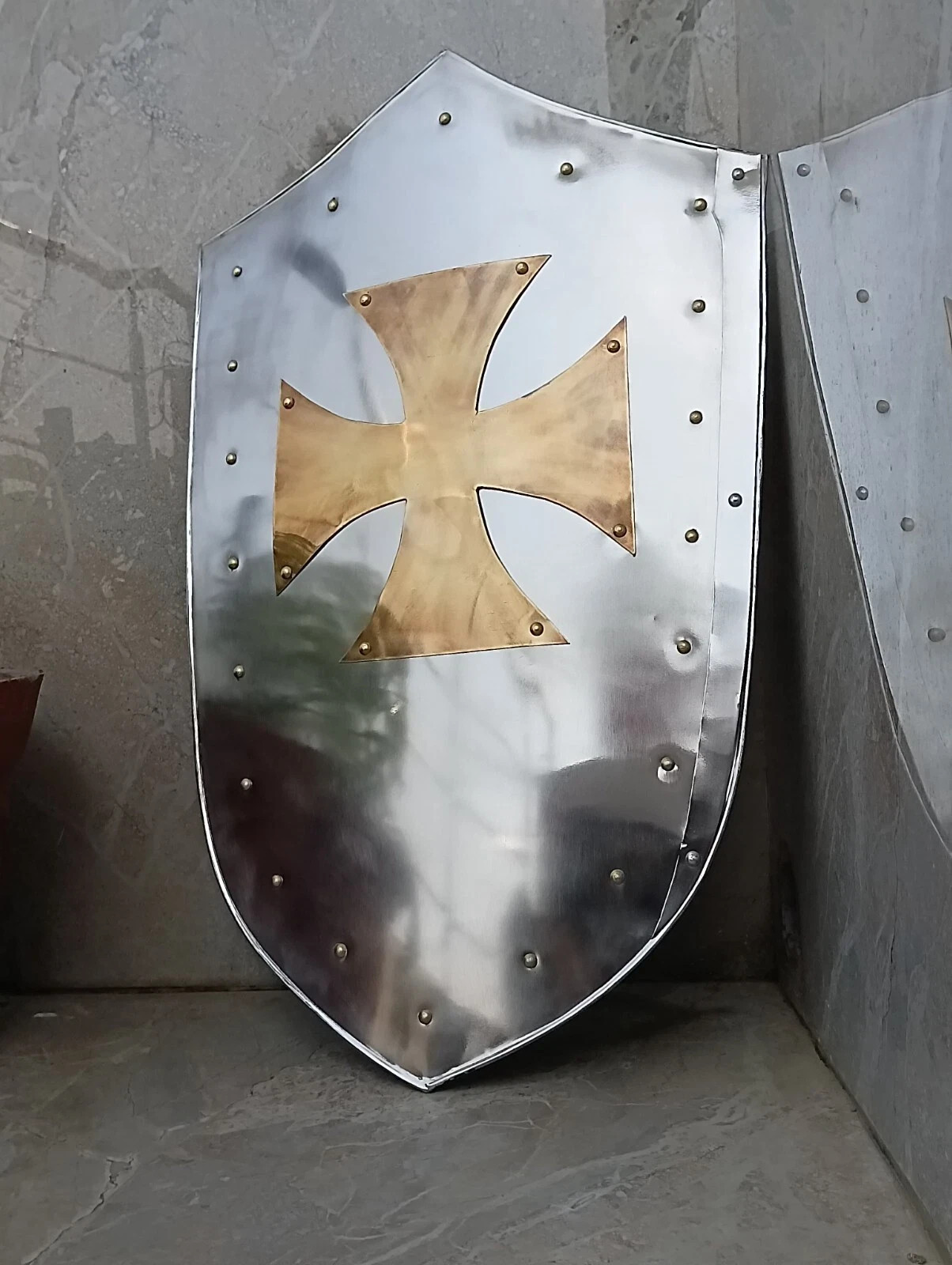 Handcrafted Crusader Style Medieval Knight Shield 28″ Steel With Golden Shield