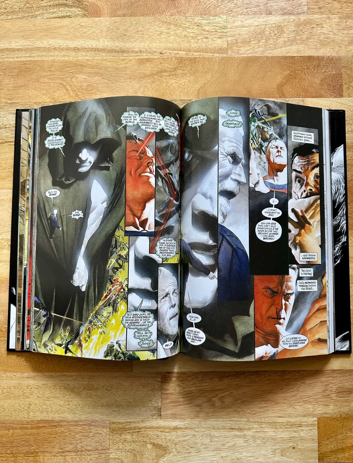 DC Comics – Absolute Kingdom Come – Alex Ross hardcover – Justice League, Batman