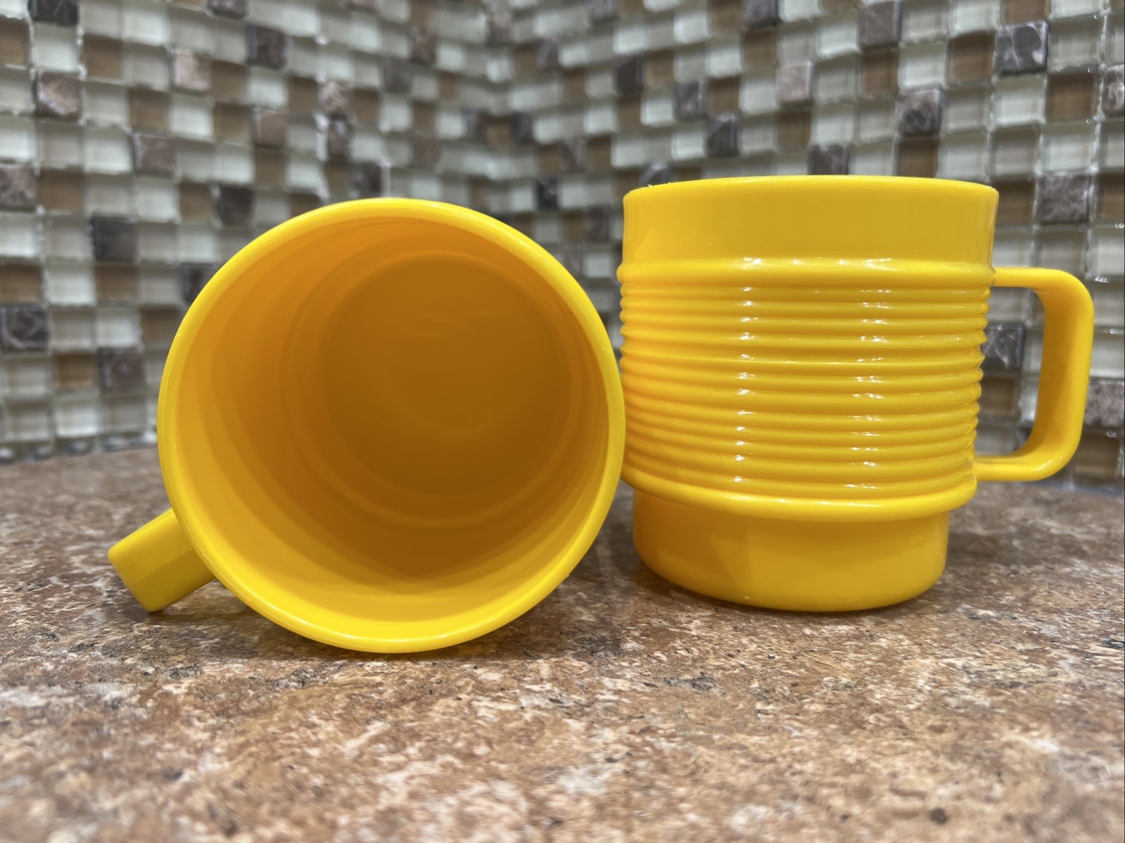 2 Vtg RUBBERMAID Yellow Plastic STACKABLE CUPS Mugs Coffee Cups #3819