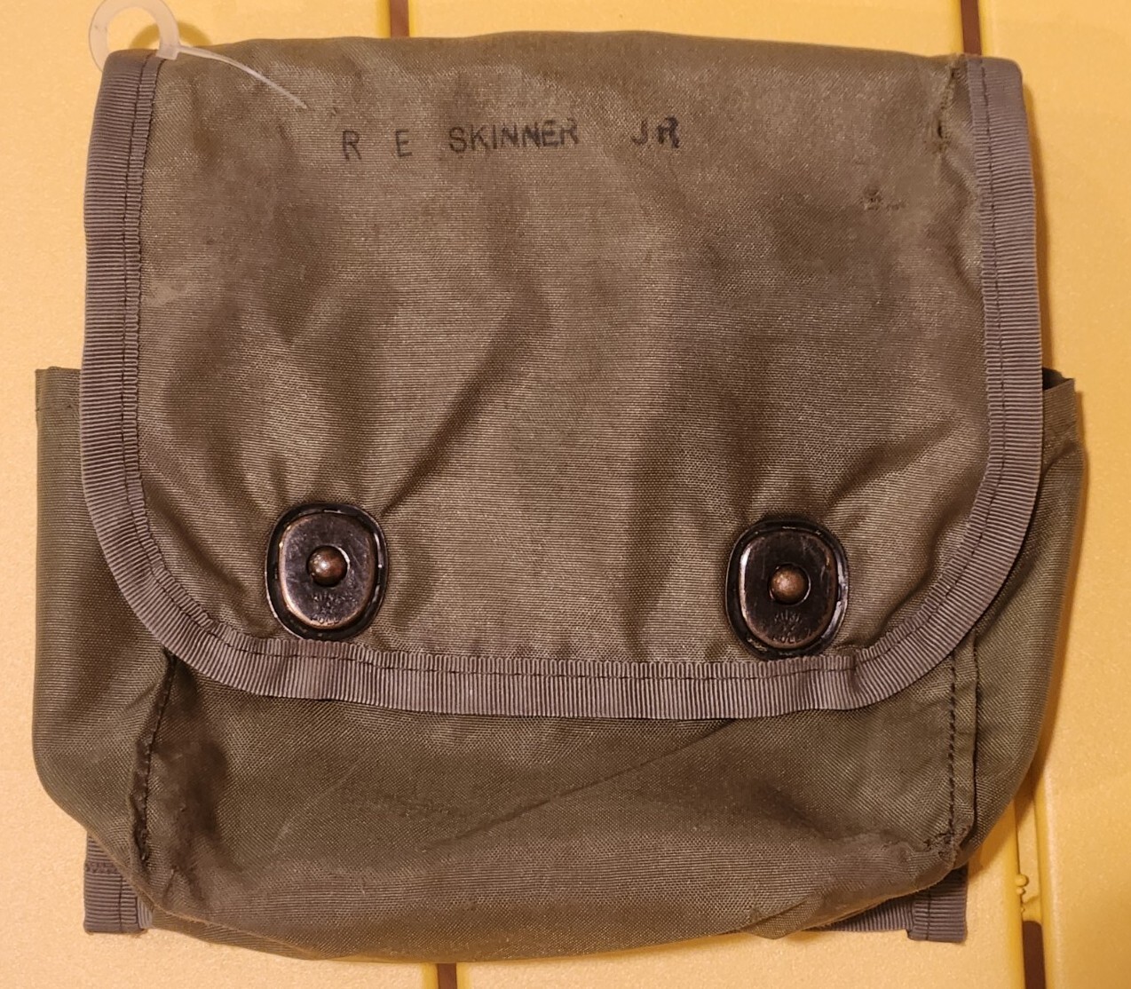 Vintage US Army Military First Aid Kit Individual 6545-01-094-8412 pouch U.S.