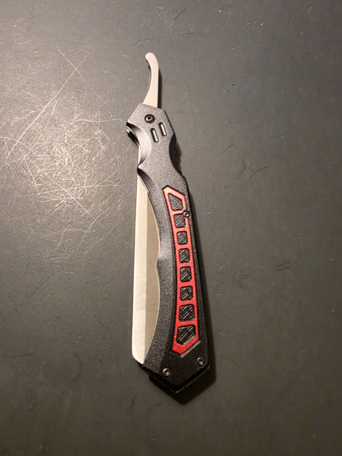 Mtech MT-1007 4.75in Manual Folding Knife / Shaver / Black and Red