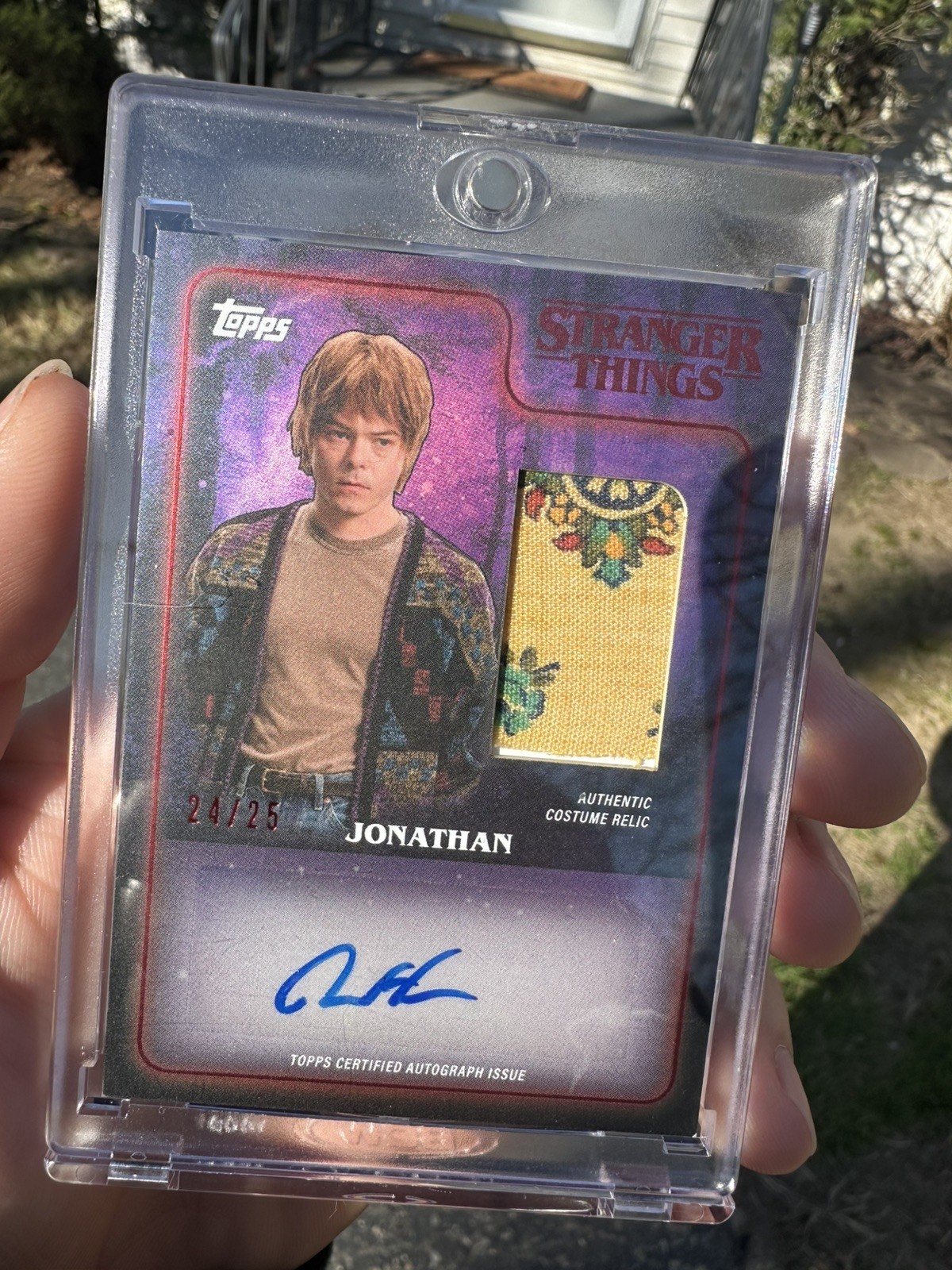 2025 Topps Stranger Things Jonathan Byers Auto Relic 24/25 Charlie Heaton Autogr