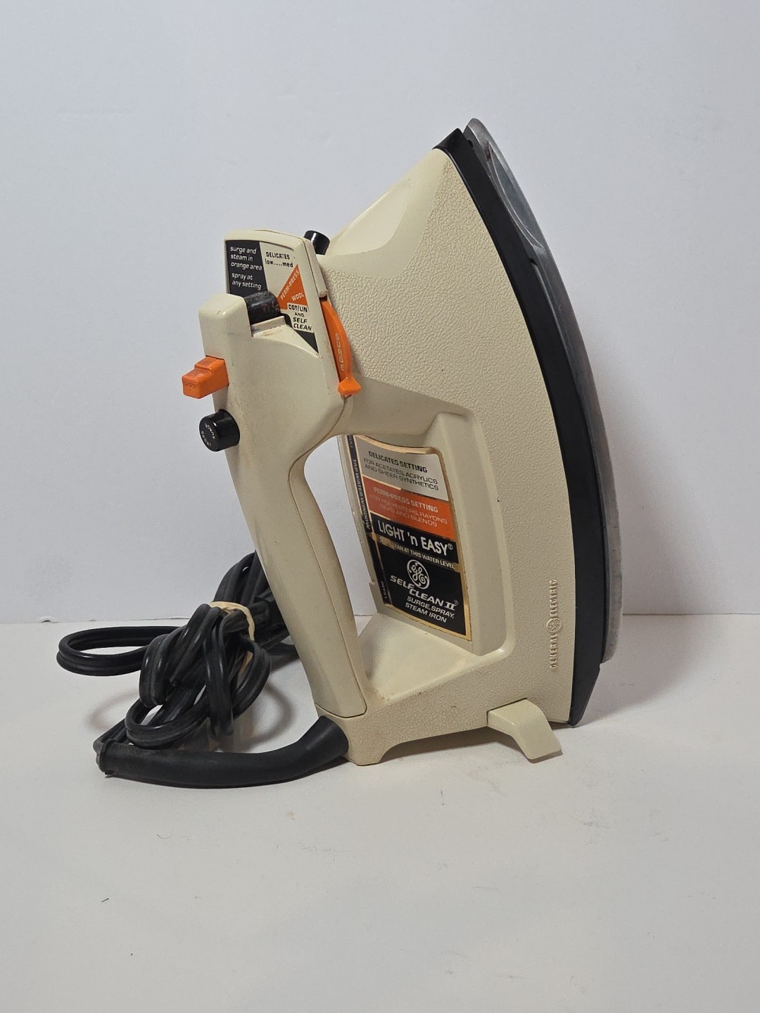 Vintage GE Self Clean II Steam Iron Surge Spray Light ’n Easy Tested & Works