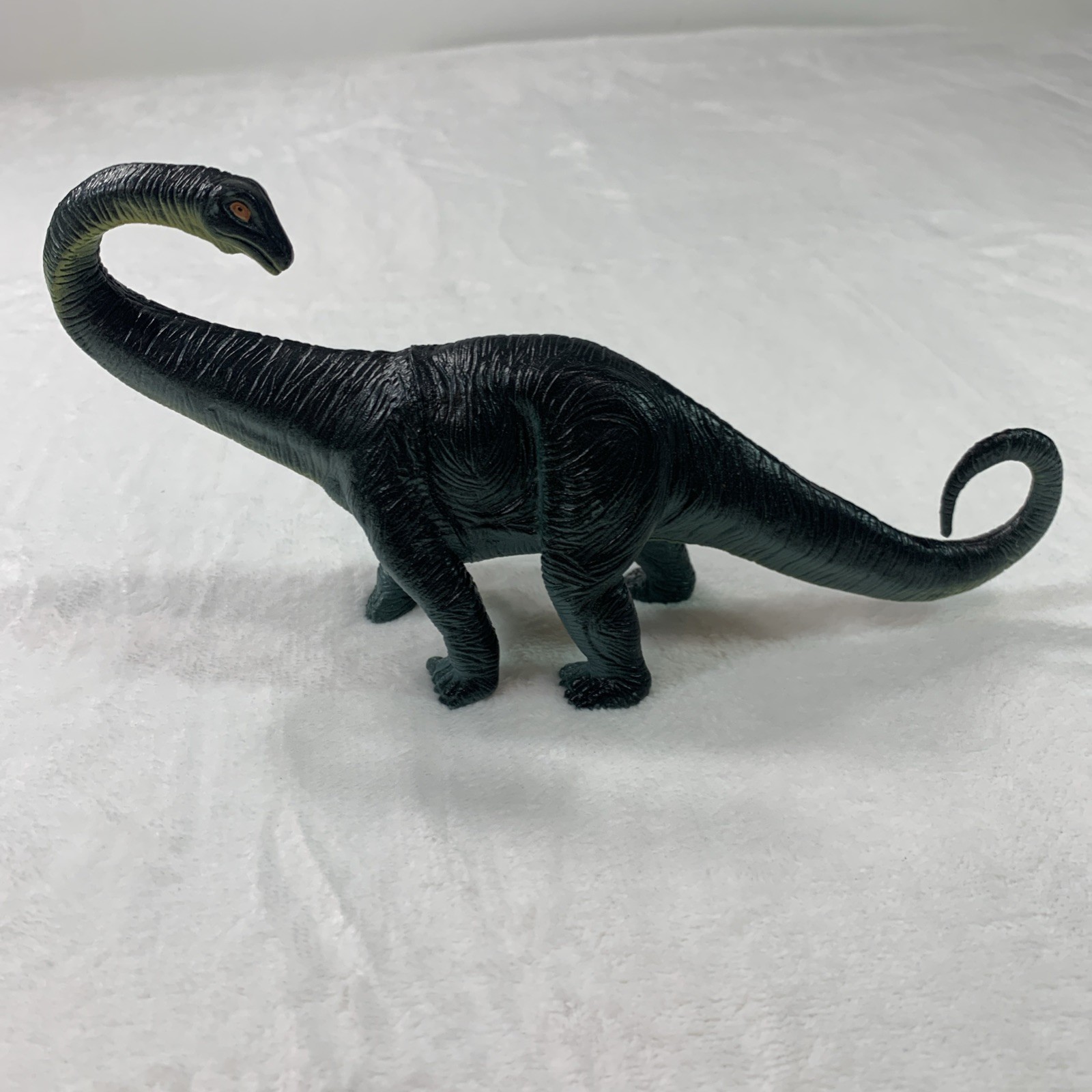 TM – 7″ Plastic Apatosaurus Dinosaur Figure – 1072-P1 – 2000 Collectible Toy