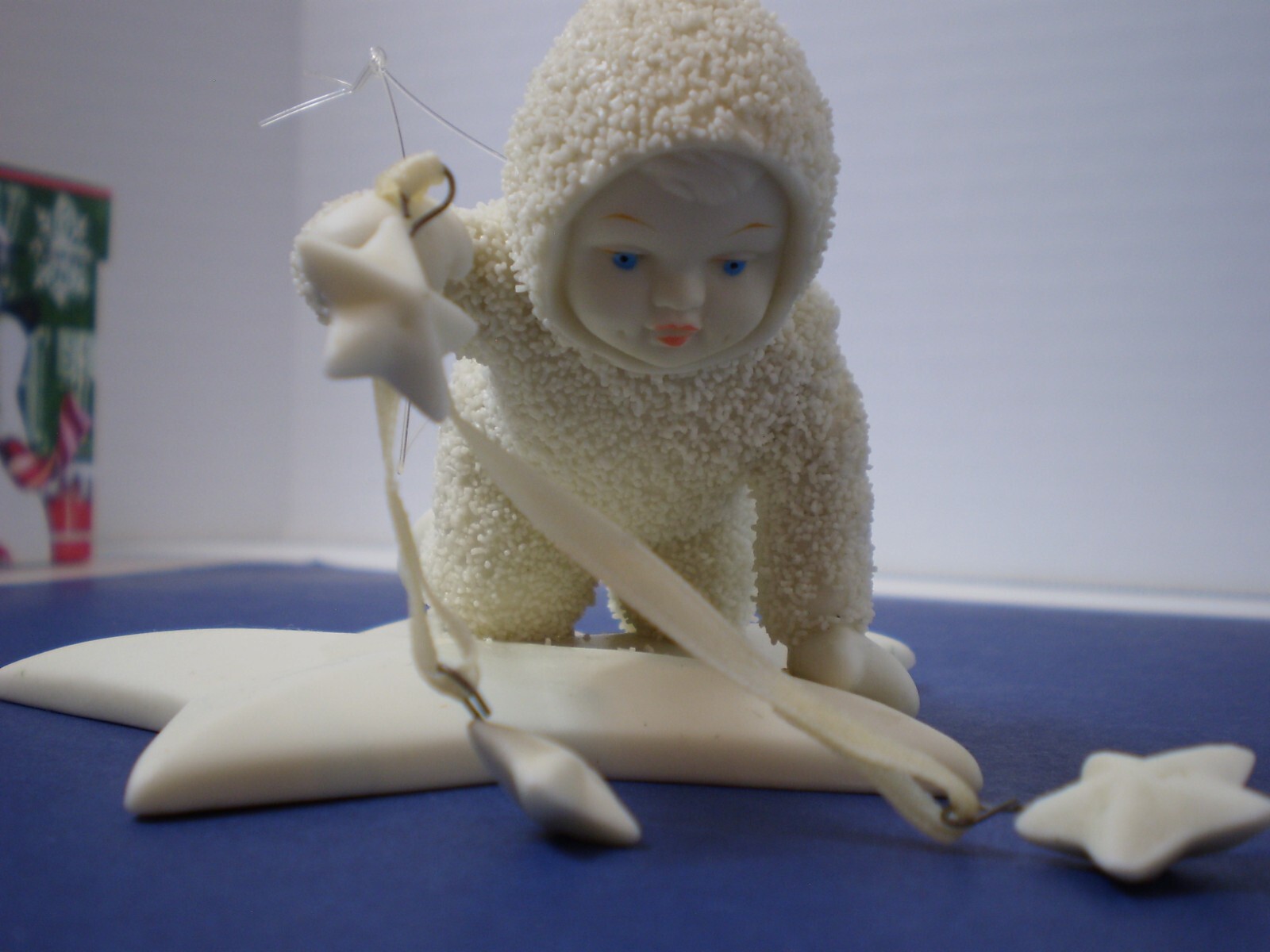 Snowbabies Ornament Figurine – Sprinkling Stars in the Sky #68489
