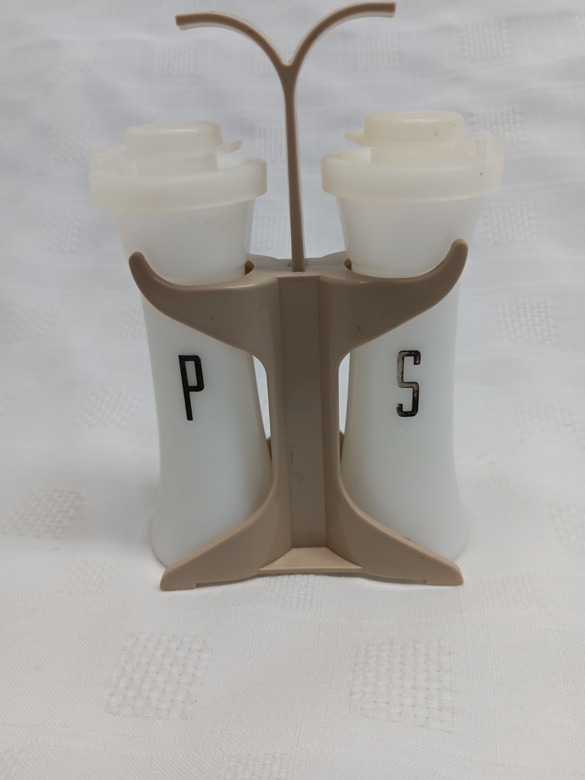 VTG 70s Tupperware White 4″ Salt & Pepper Shakers & Holder Picnic Kitchen Camp.