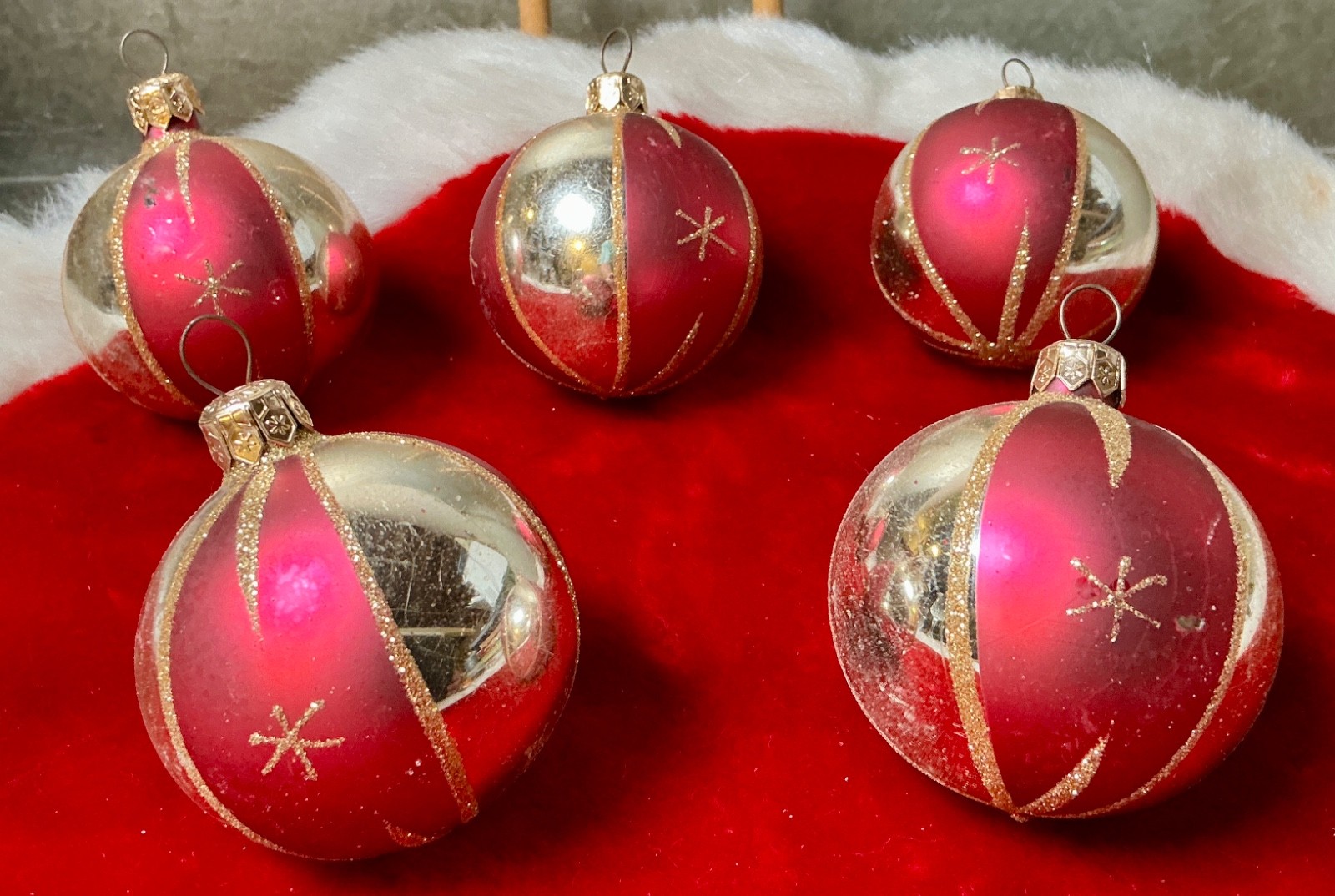 5 Vtg Poland Hand Blown Glass Christmas Ornaments Gold Glitter Starburst MCM