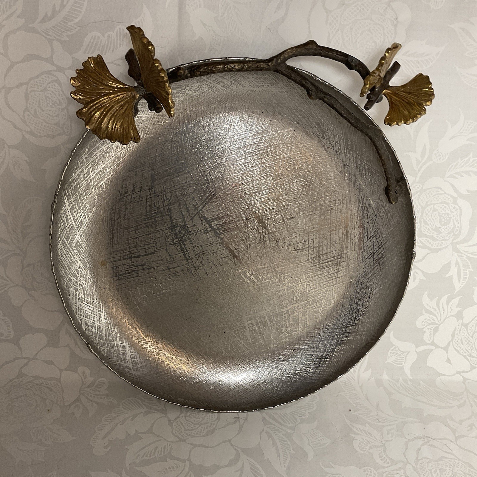 MICHAEL ARAM BUTTERFLY GINKGO 7.75”ROUND PLATTER STAINLESS STEEL/OXIDIZED BRONZE