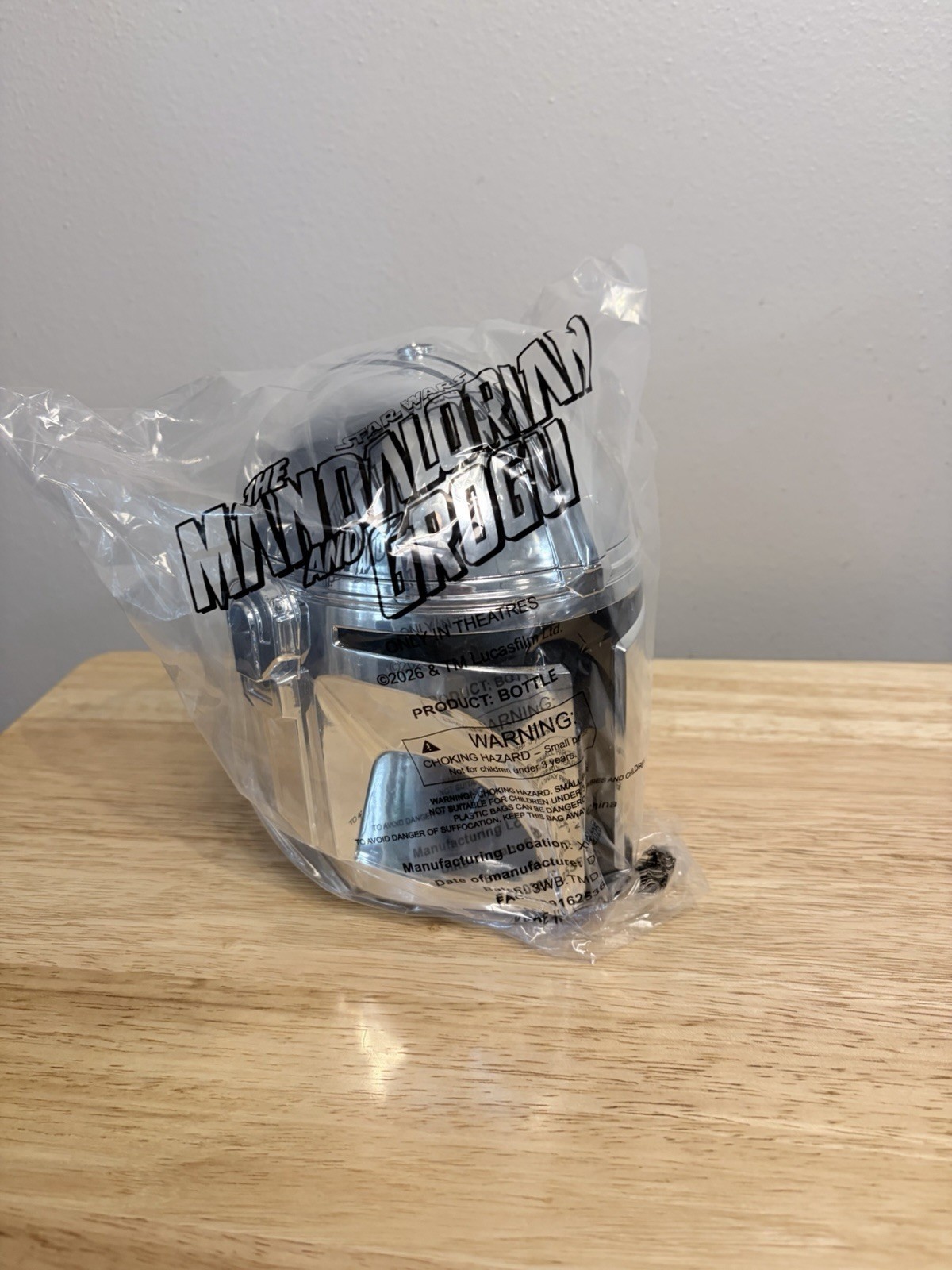 STAR WARS The Mandalorian & Grogu Movie 32oz Mando Helmet Cup