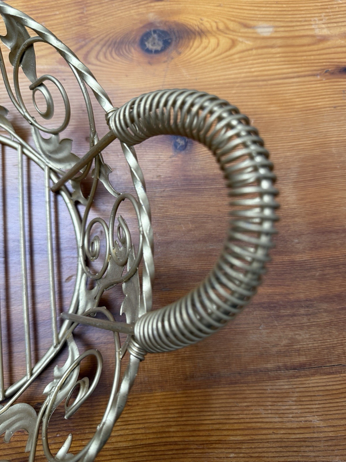 Metal Wire Basket Open Pattern Design 14″ w/Coil Handles 11″ Diameter Gold Tone