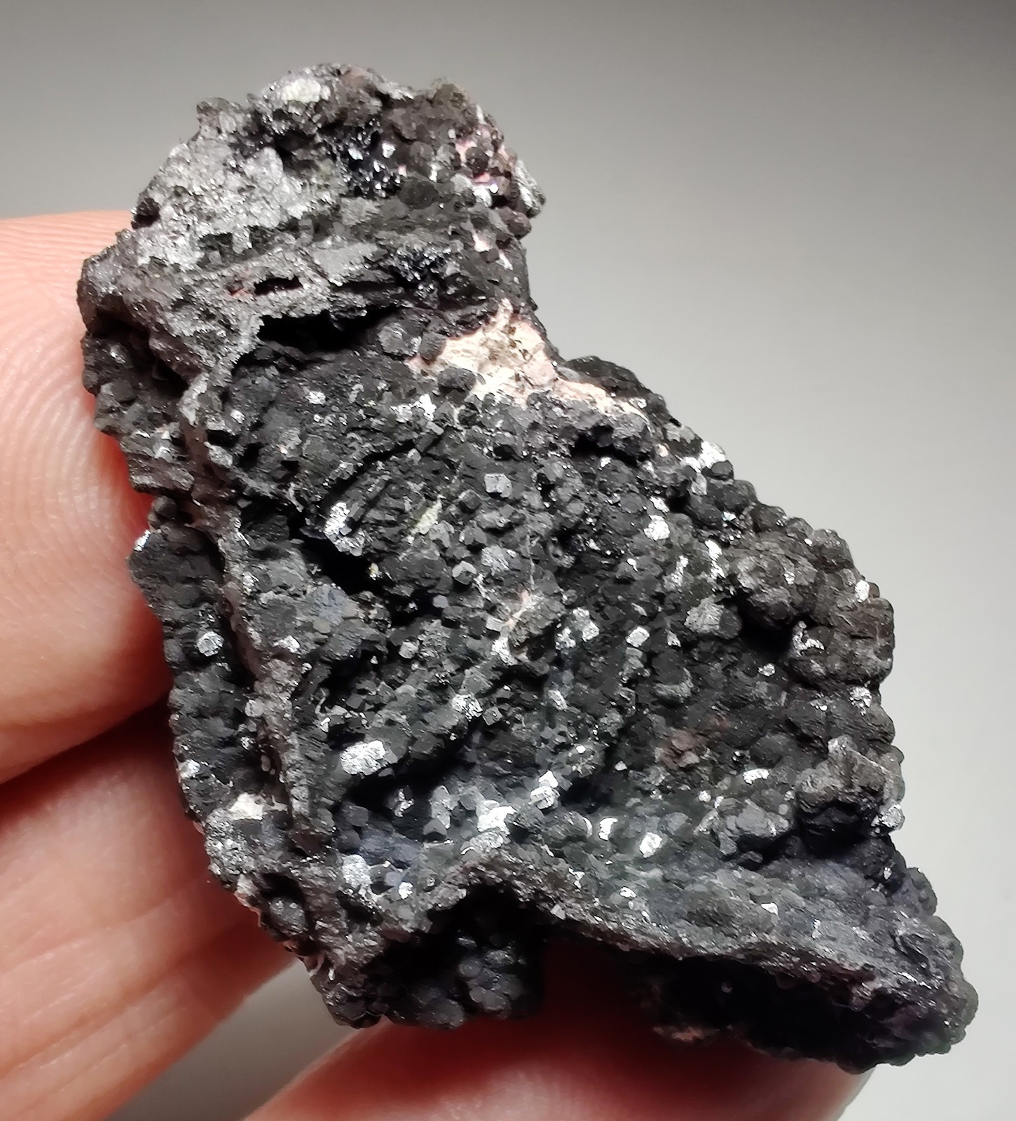 Hematite, Magnetite, Calcite crystal specimen. Hiawatha Mine, Michigan 32 grams.