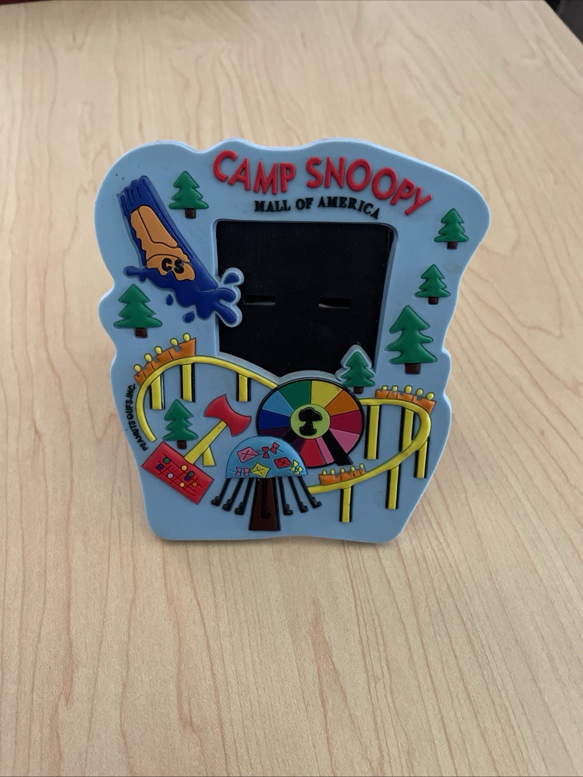 Camp Snoopy Mall of America Magnetic Photo Holder c. 2003 Peanuts Collectible