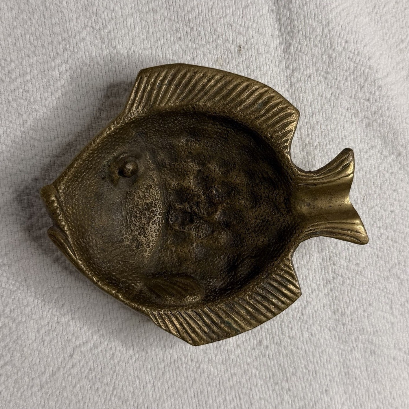 Brass Fish Shaped Decorative Collectible Dish 4.5 x 4.5 Inch (11.4 x 11.4 cm)