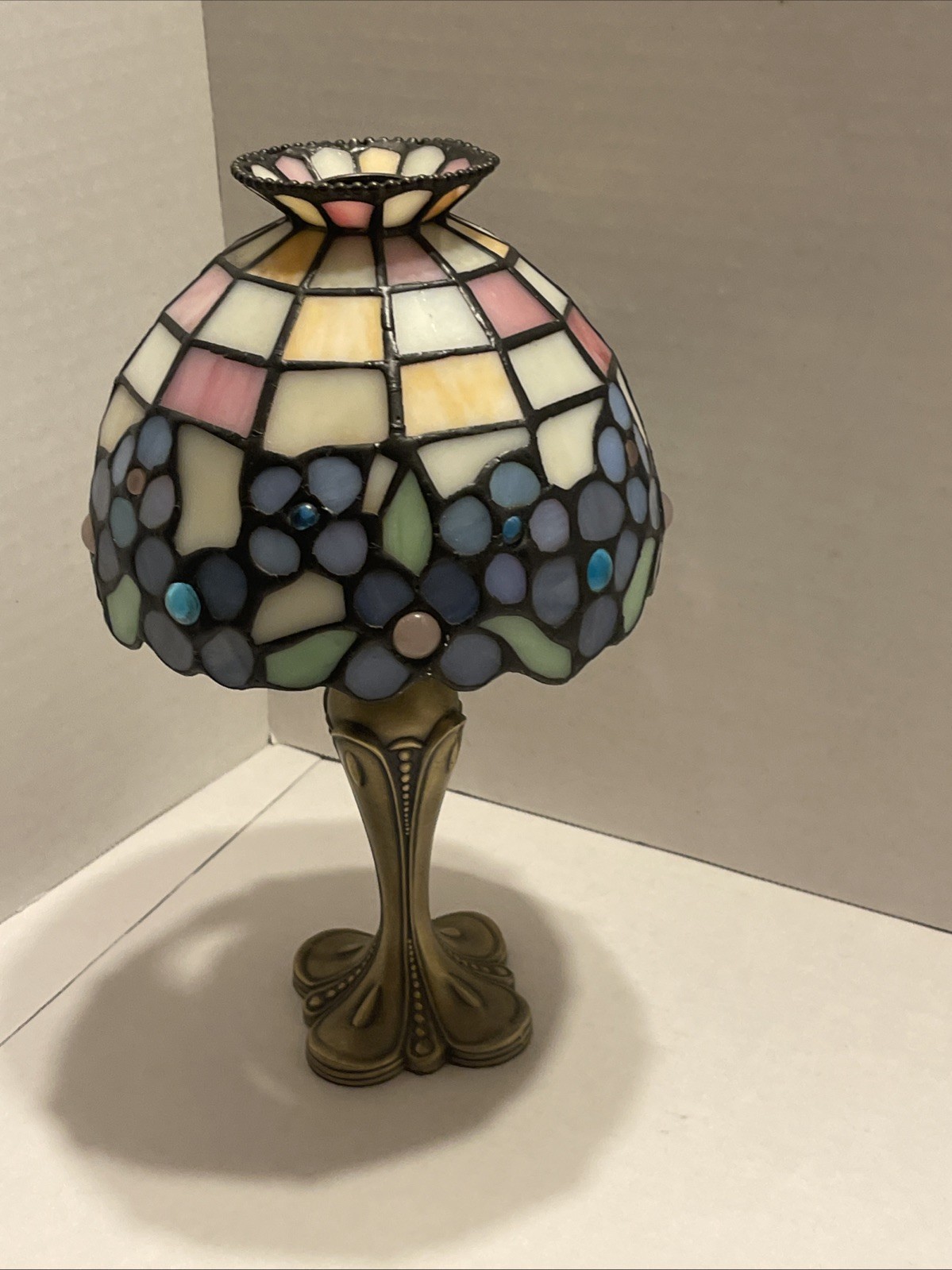 PartyLite Hydrangea Stained Glass Tiffany Style Shade Tealight Candle Lamp Fairy