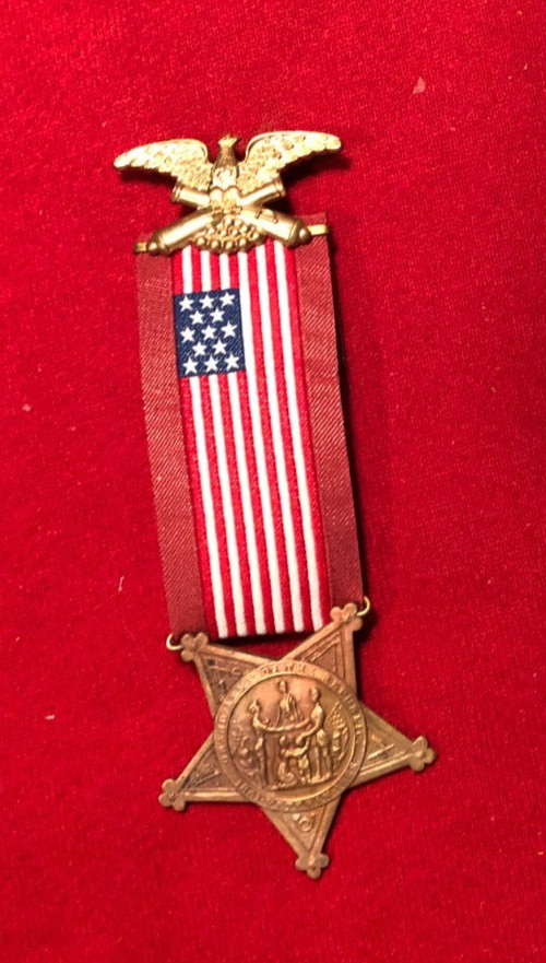 CIVIL WAR GAR VETERANS’ MEMBERSHIP BADGE STATE OFFICER RED RIBBON