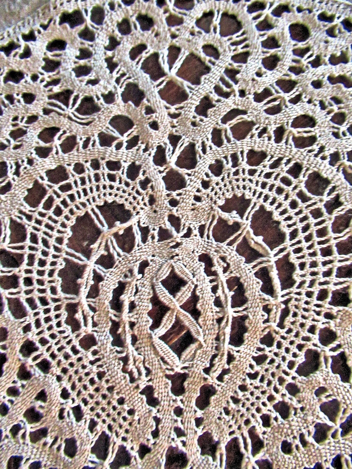 Vtg Table Topper 34″ Square Beige Linen Custom-Cut 7″ Deep Handmade Lace