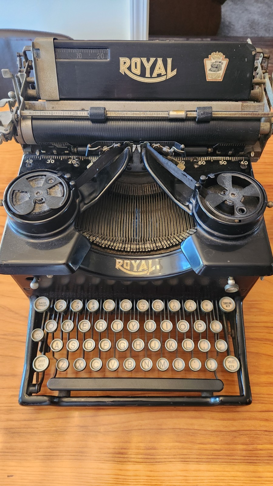 Rare- Vintage- Black 1920’s Royal Model 10 Typewriter double beveled glass