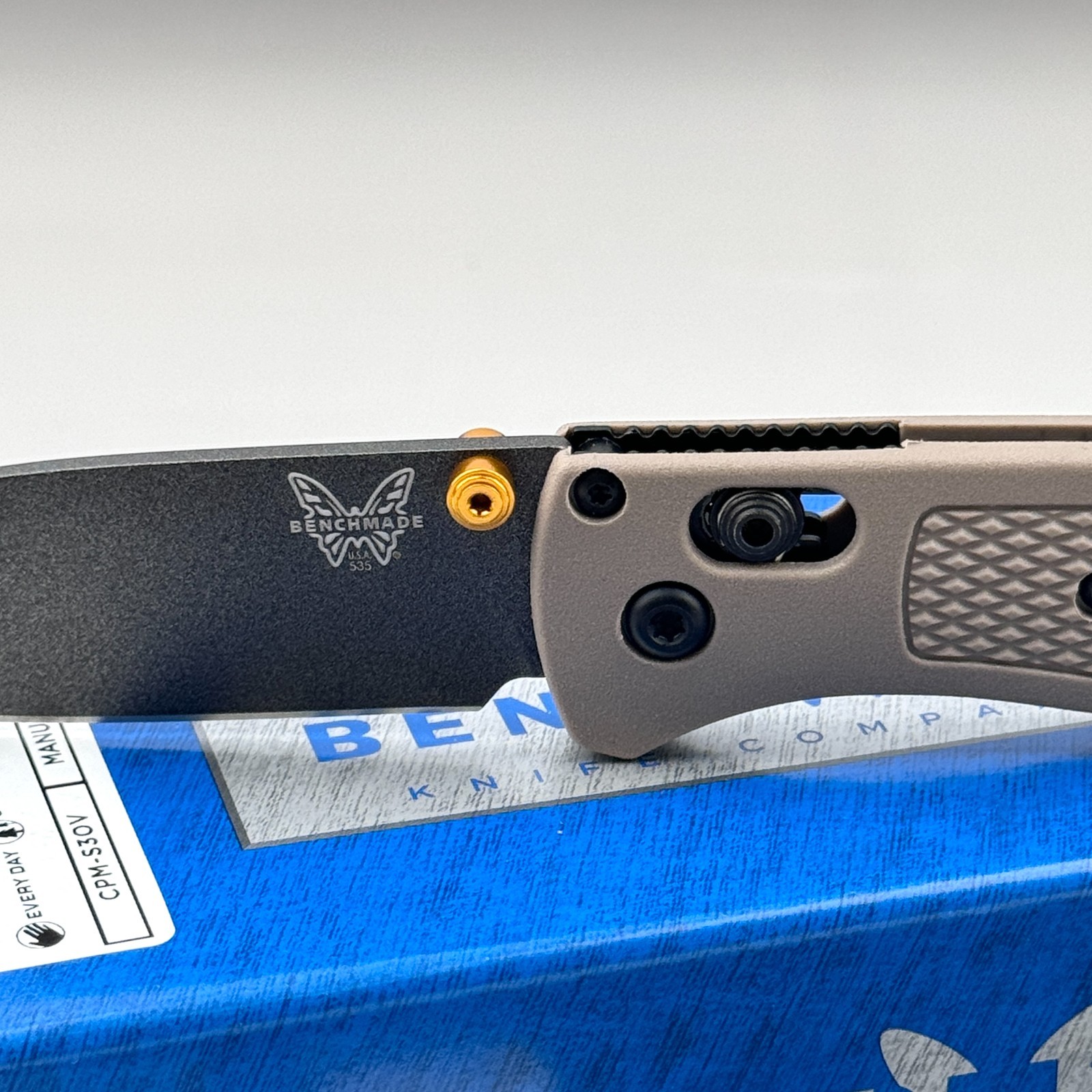 Benchmade Bugout 535GRY-1 CPM-S30V Gray Blade Ranger Green Grivory Folding Knife