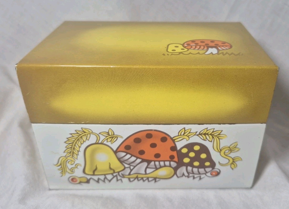 VTG 1970s MERRY MUSHROOM Tin Recipe File Box by Syndicate Mfg Co