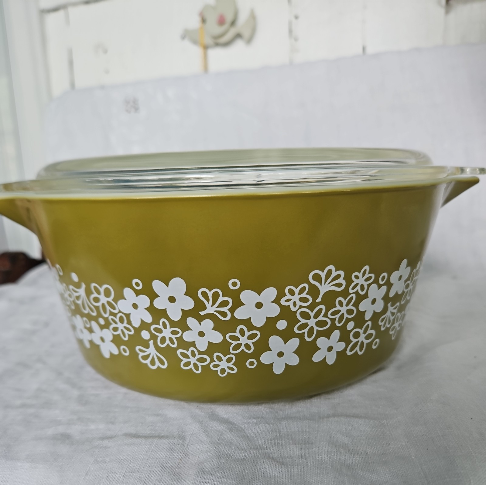 Pyrex Olive Green Crazy Daisy Three Piece Set 475 474 473 with Lids MINT Cond